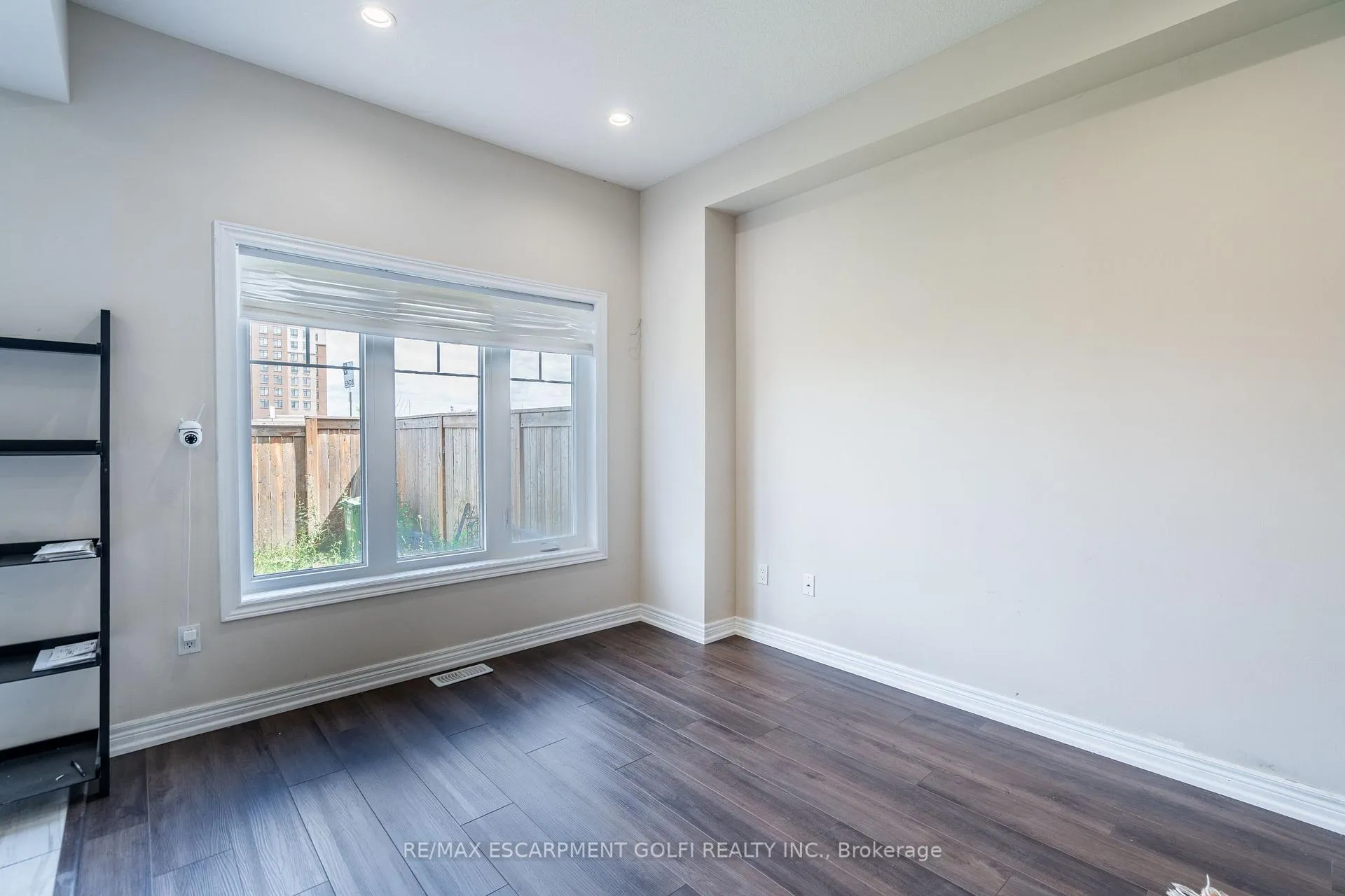 Photo 9 of Unit 40, 98 Shoreview Place, Hamilton, Lakeshore — HOMEH