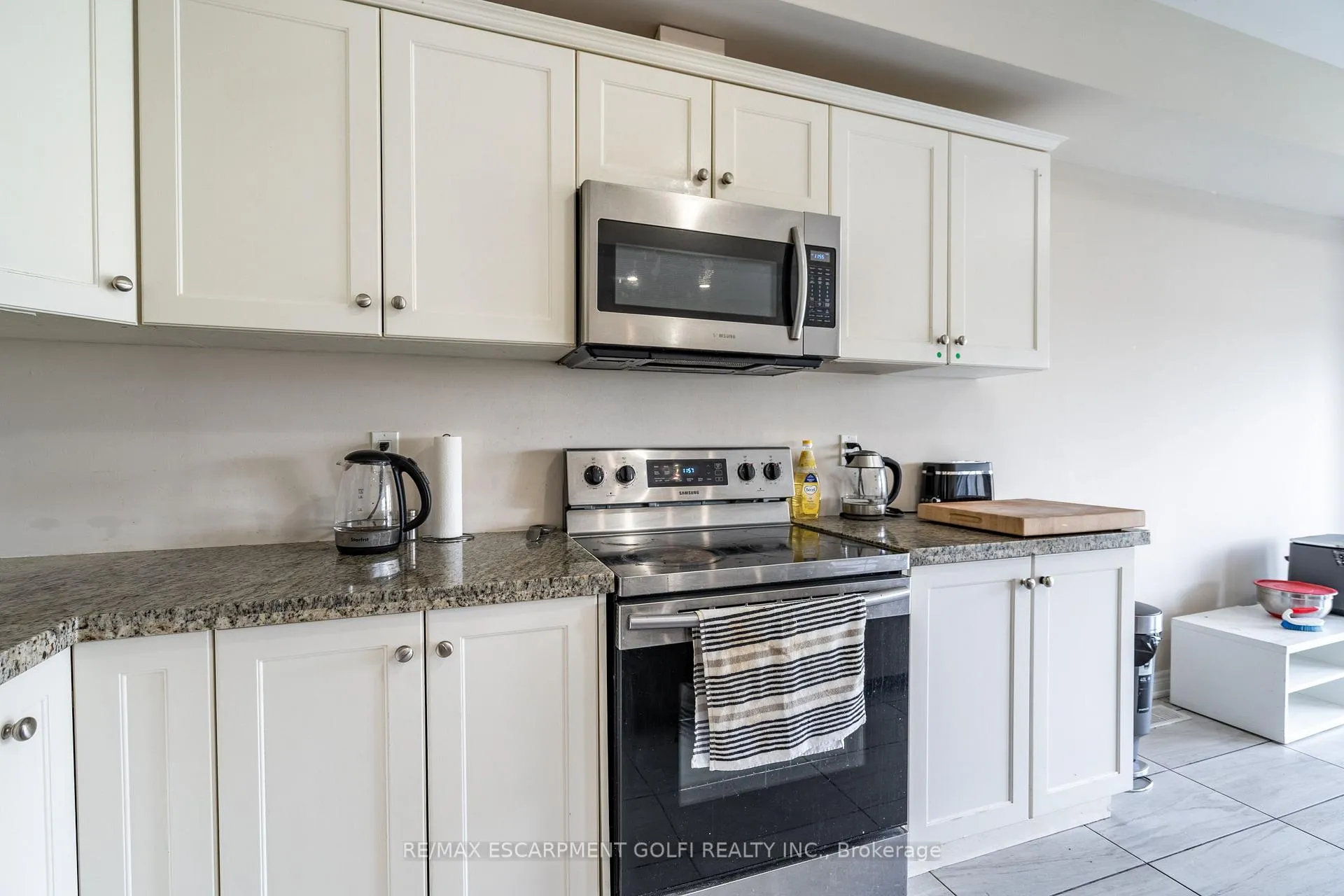 Photo 10 of Unit 40, 98 Shoreview Place, Hamilton, Lakeshore — HOMEH