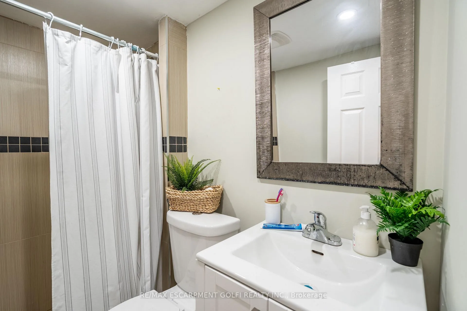 Photo 26 of Unit 40, 98 Shoreview Place, Hamilton, Lakeshore — HOMEH
