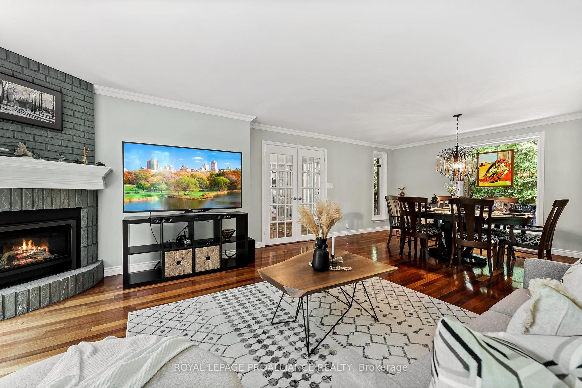 Photo 13 of 11 Pamela Court, Clarington, Bowmanville — HOMEH