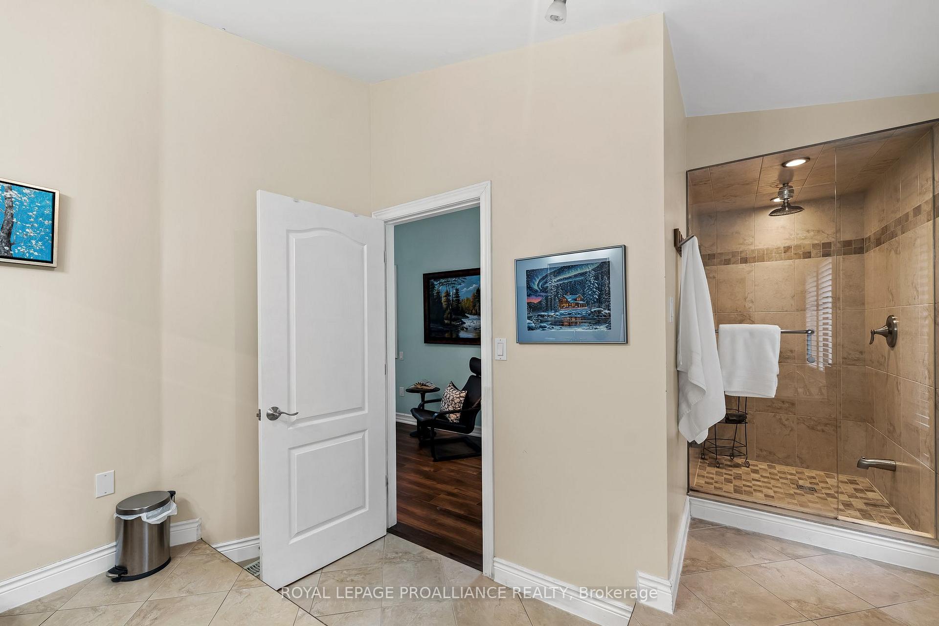 Photo 31 of 11 Pamela Court, Clarington, Bowmanville — HOMEH