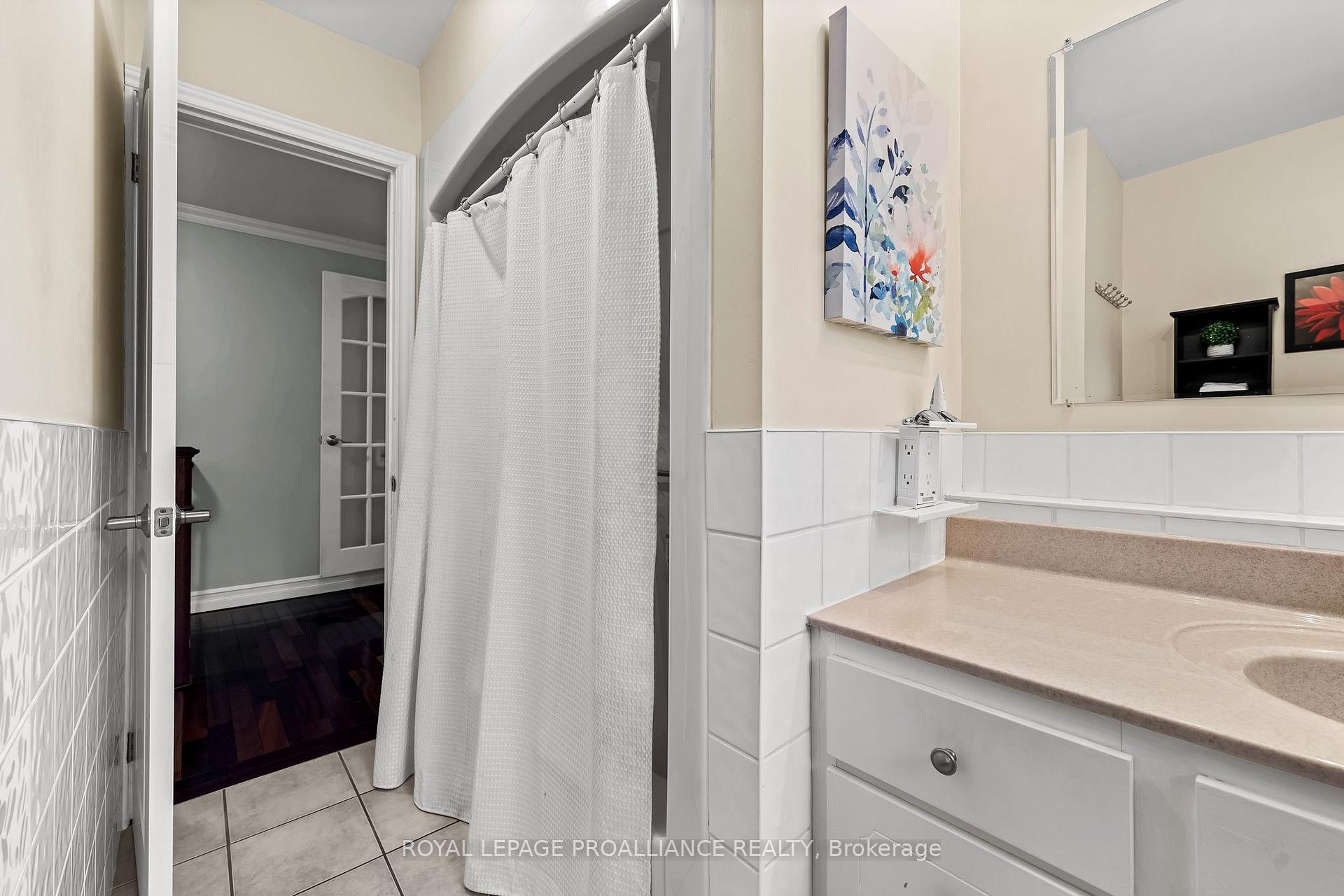 Photo 35 of 11 Pamela Court, Clarington, Bowmanville — HOMEH