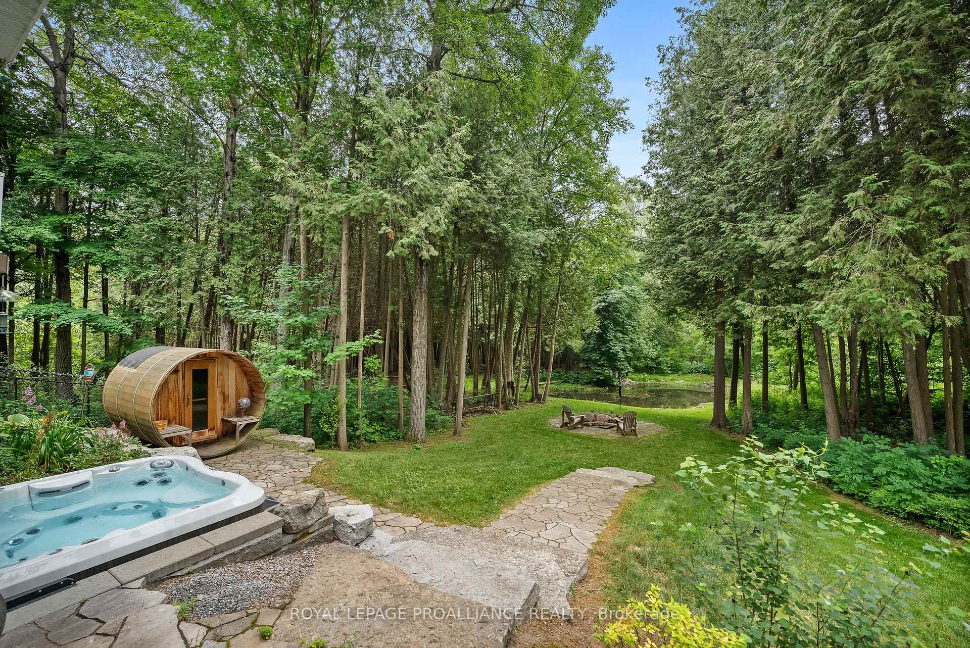 Photo 42 of 11 Pamela Court, Clarington, Bowmanville — HOMEH