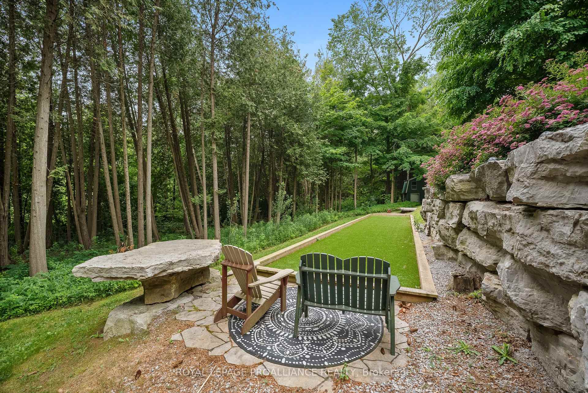 Photo 43 of 11 Pamela Court, Clarington, Bowmanville — HOMEH