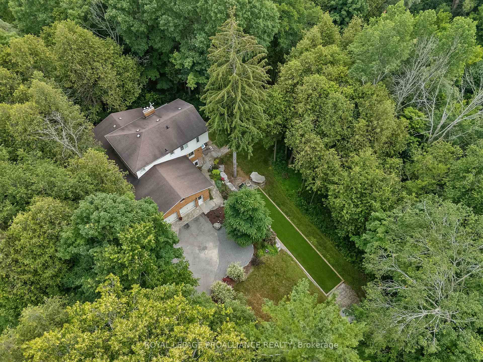 Photo 48 of 11 Pamela Court, Clarington, Bowmanville — HOMEH
