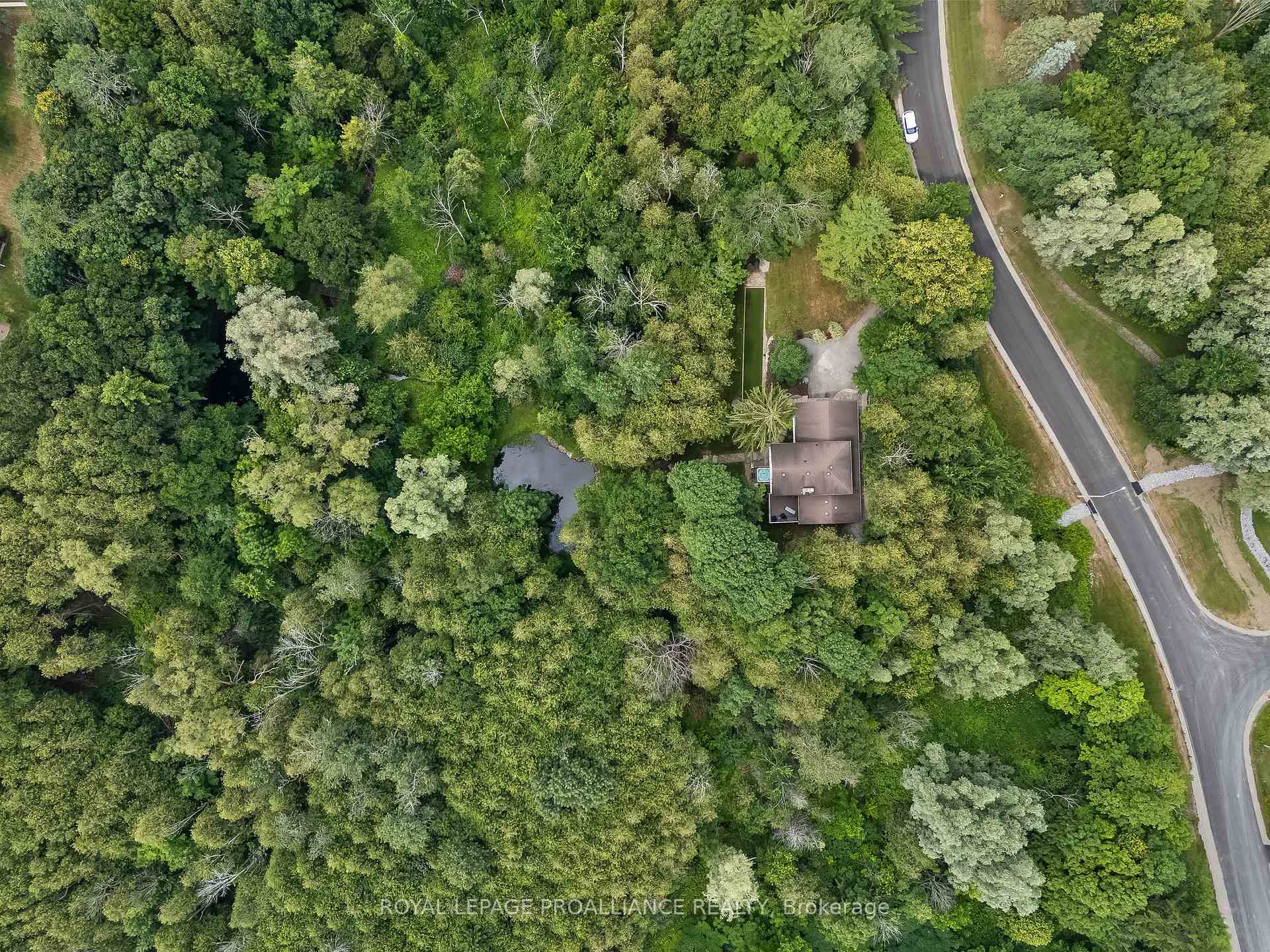 Photo 49 of 11 Pamela Court, Clarington, Bowmanville — HOMEH