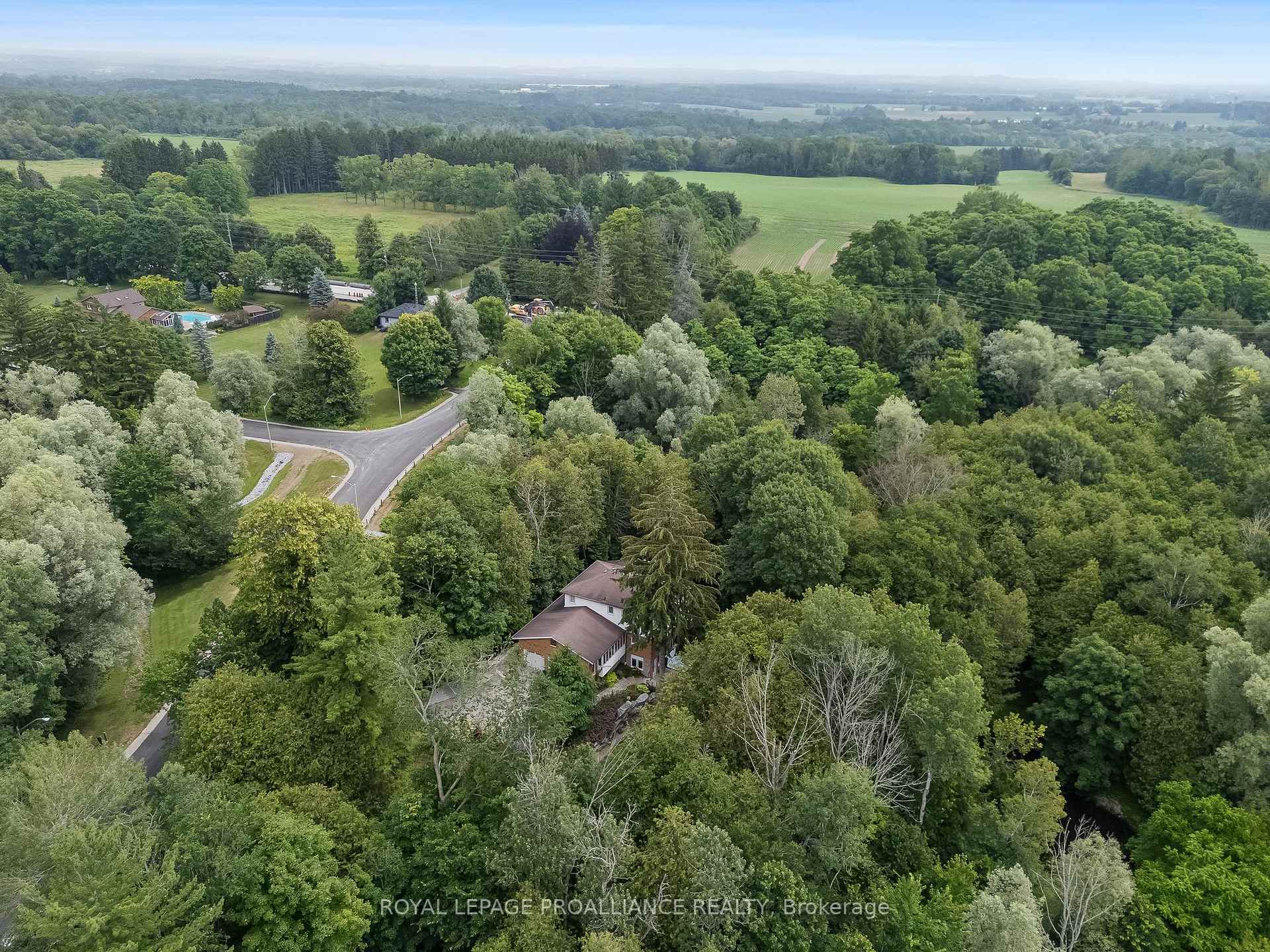 Photo 50 of 11 Pamela Court, Clarington, Bowmanville — HOMEH