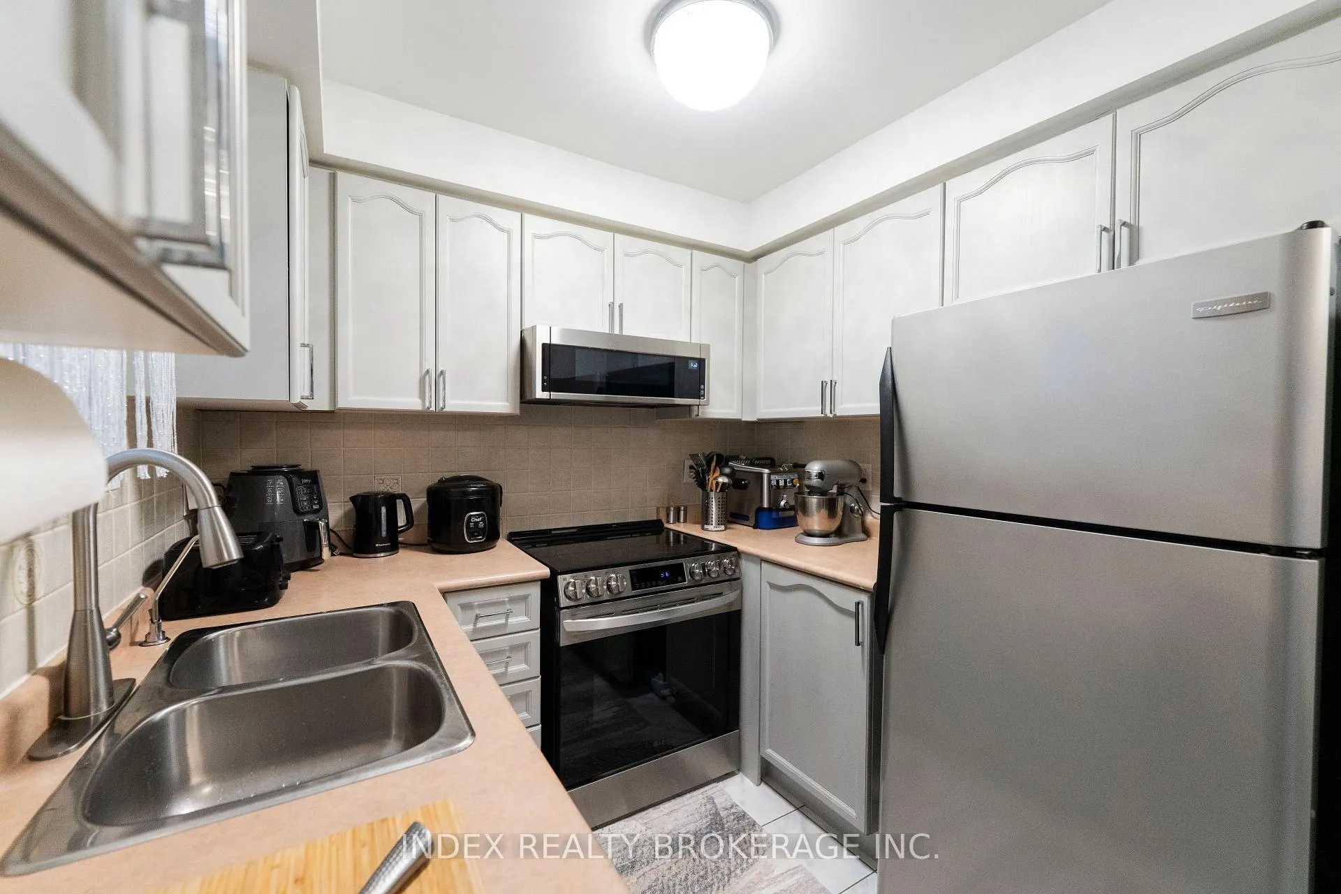 Photo 8 of 37 Ridwell Street, Barrie, Edgehill Drive — HOMEH