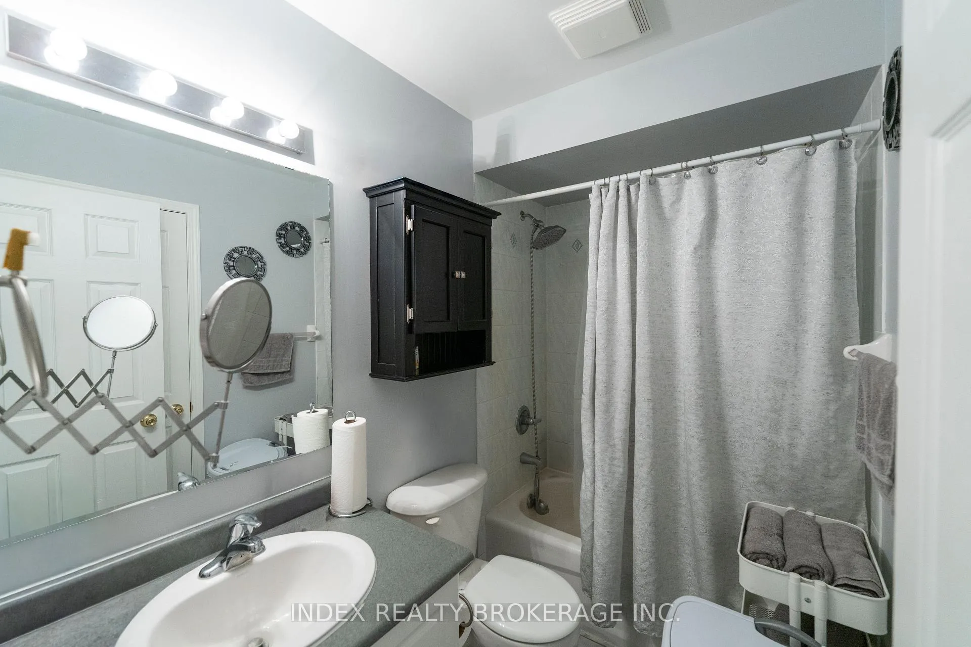 Photo 23 of 37 Ridwell Street, Barrie, Edgehill Drive — HOMEH
