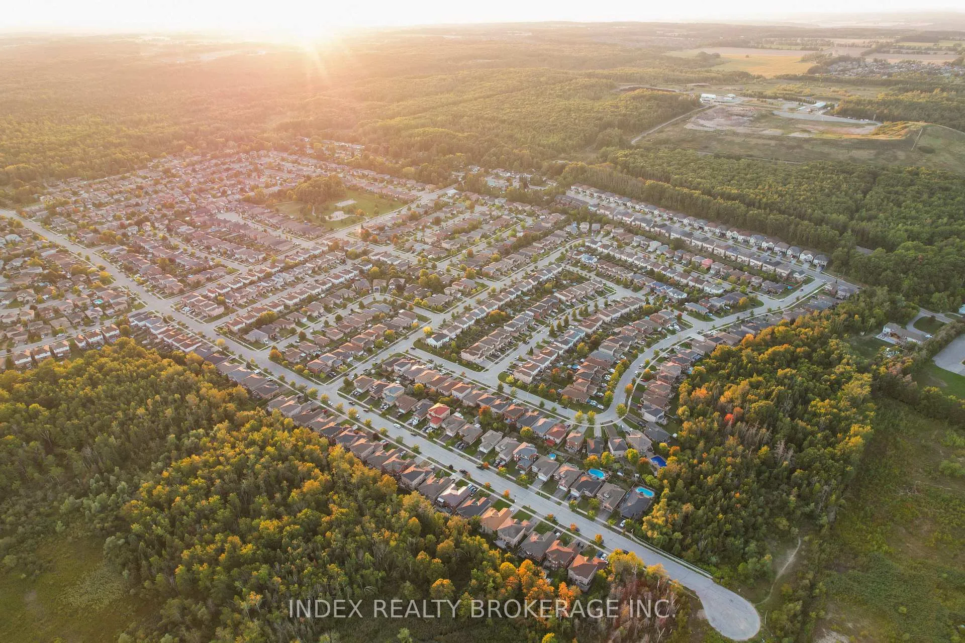 Photo 30 of 37 Ridwell Street, Barrie, Edgehill Drive — HOMEH