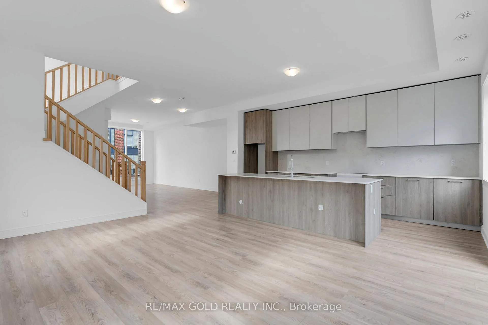 Photo 12 of Unit 2303, 26 Desiree Place, Caledon, Bolton West — HOMEH