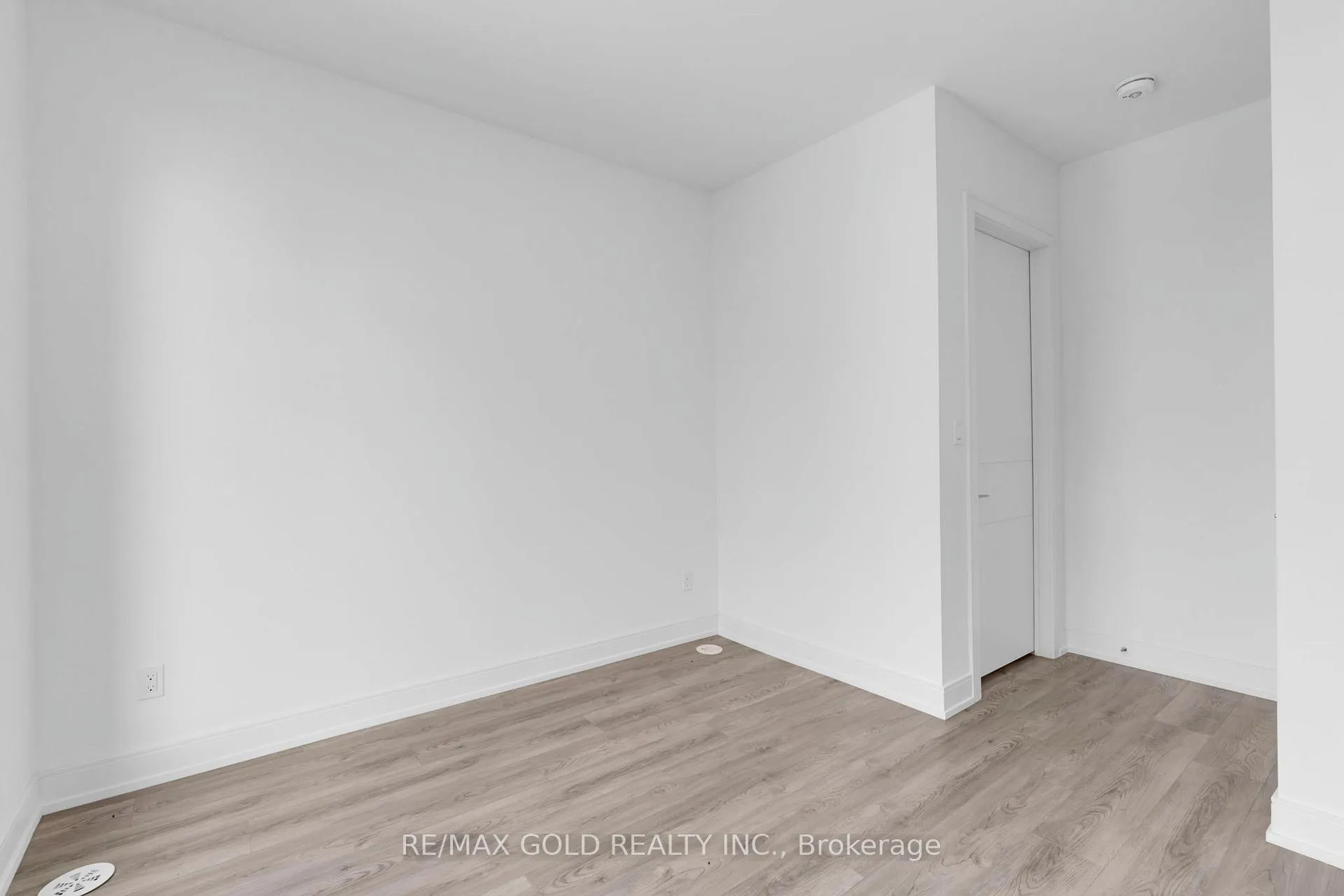 Photo 22 of Unit 2303, 26 Desiree Place, Caledon, Bolton West — HOMEH
