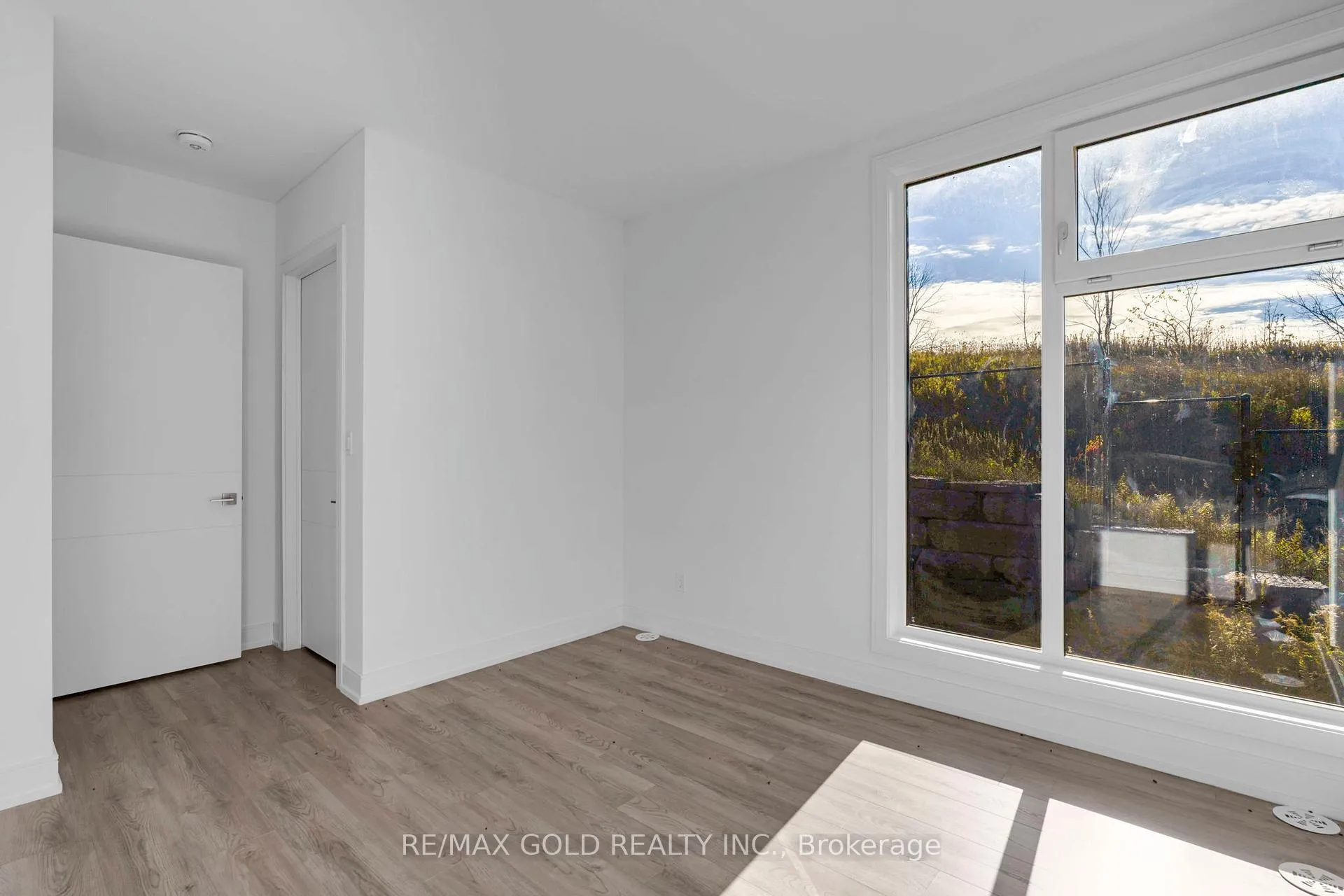 Photo 24 of Unit 2303, 26 Desiree Place, Caledon, Bolton West — HOMEH