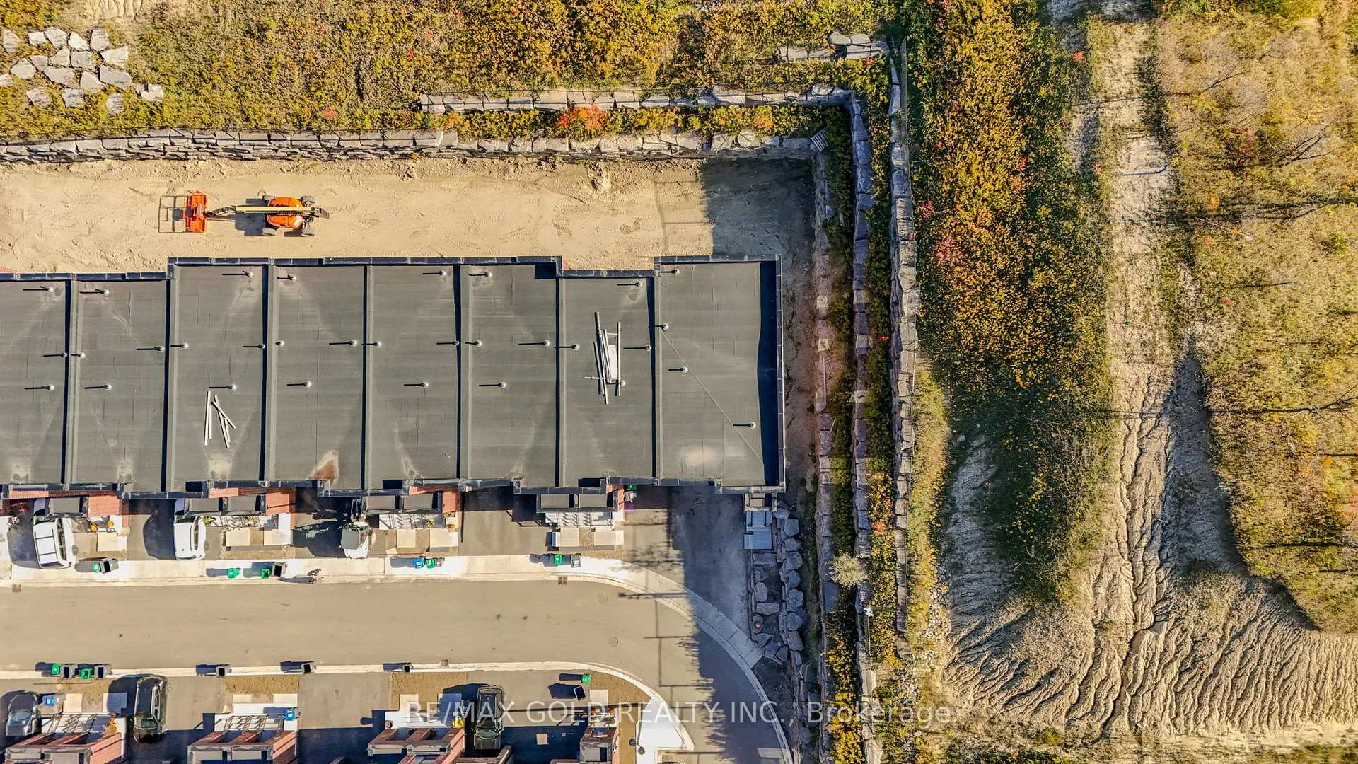 Photo 26 of Unit 2303, 26 Desiree Place, Caledon, Bolton West — HOMEH