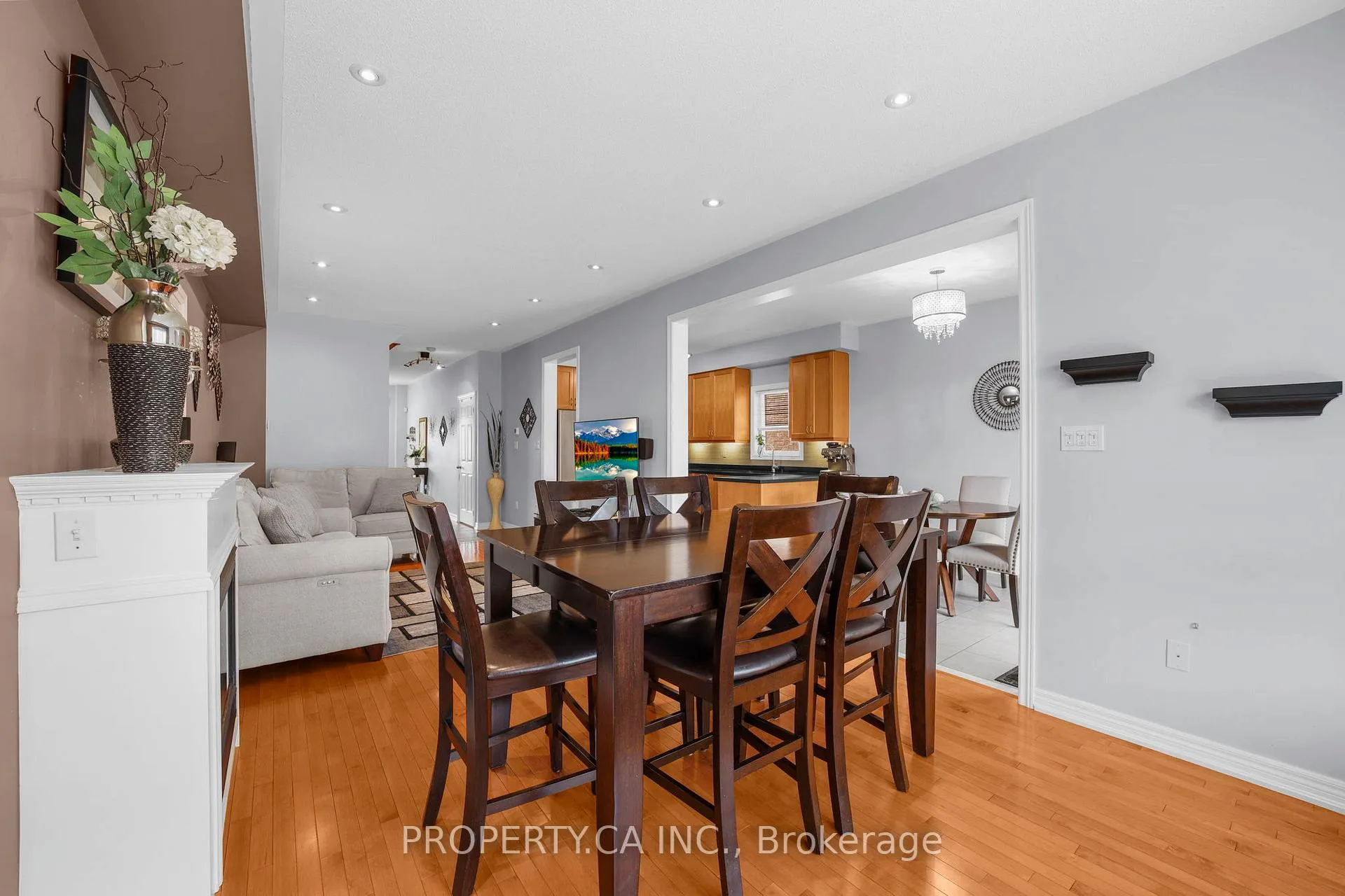 Photo 13 of 25 Boticelli Way, Vaughan, Vellore Village — HOMEH