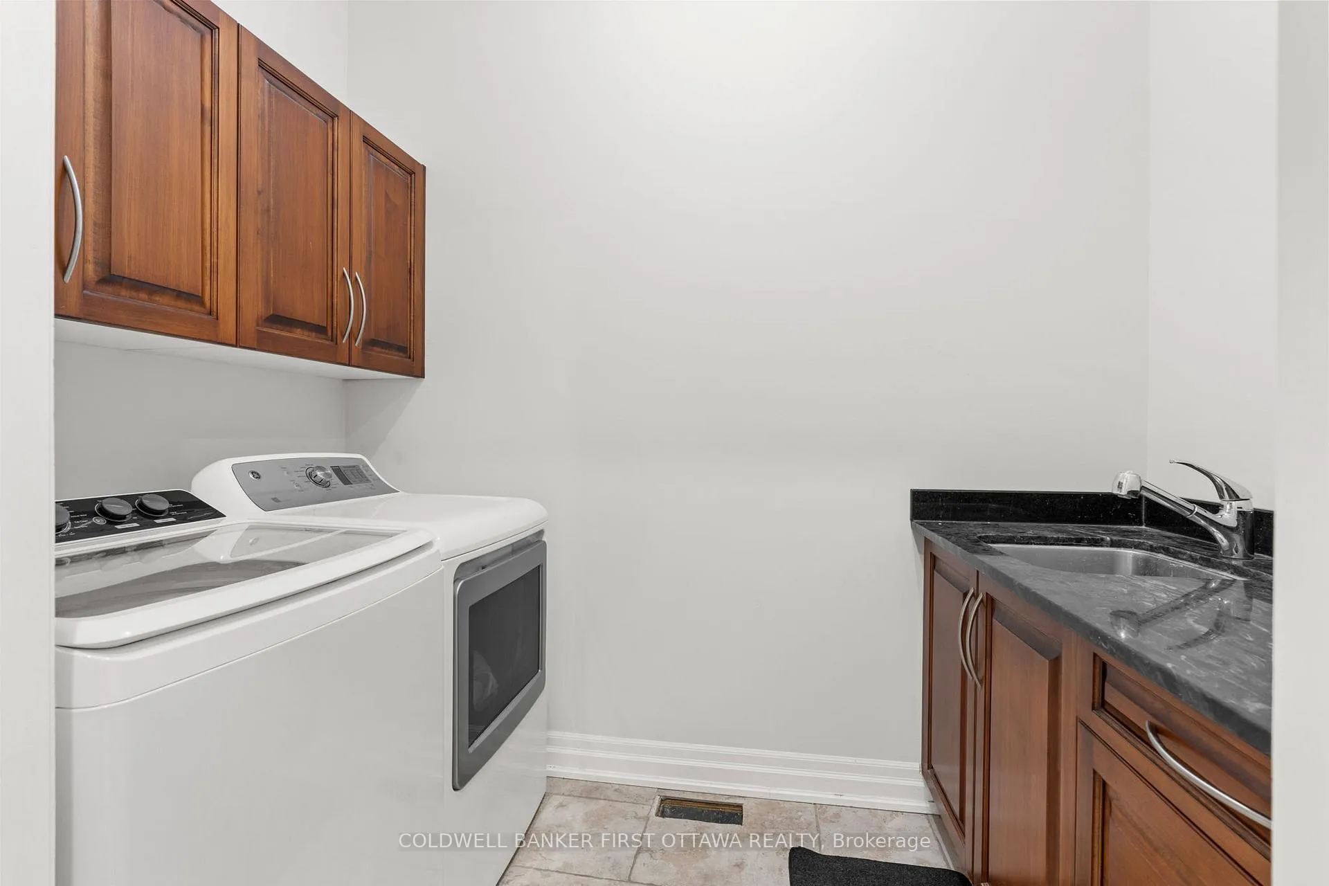 Photo 18 of 1623 Claymor Avenue, Ottawa, Carleton Heights — HOMEH