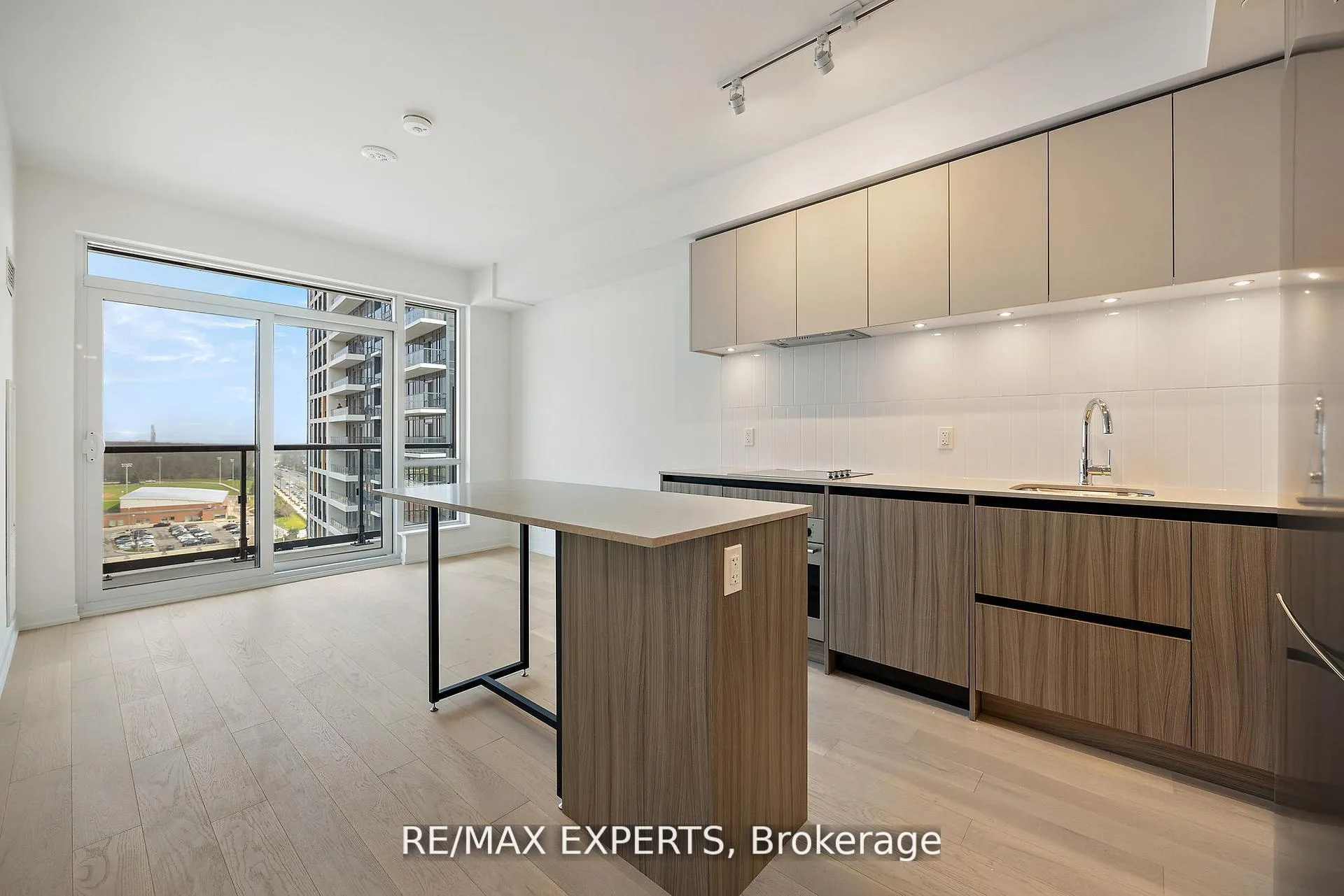Photo 4 of Unit 1425A, 7950 Bathurst Street, Vaughan, Beverley Glen — HOMEH