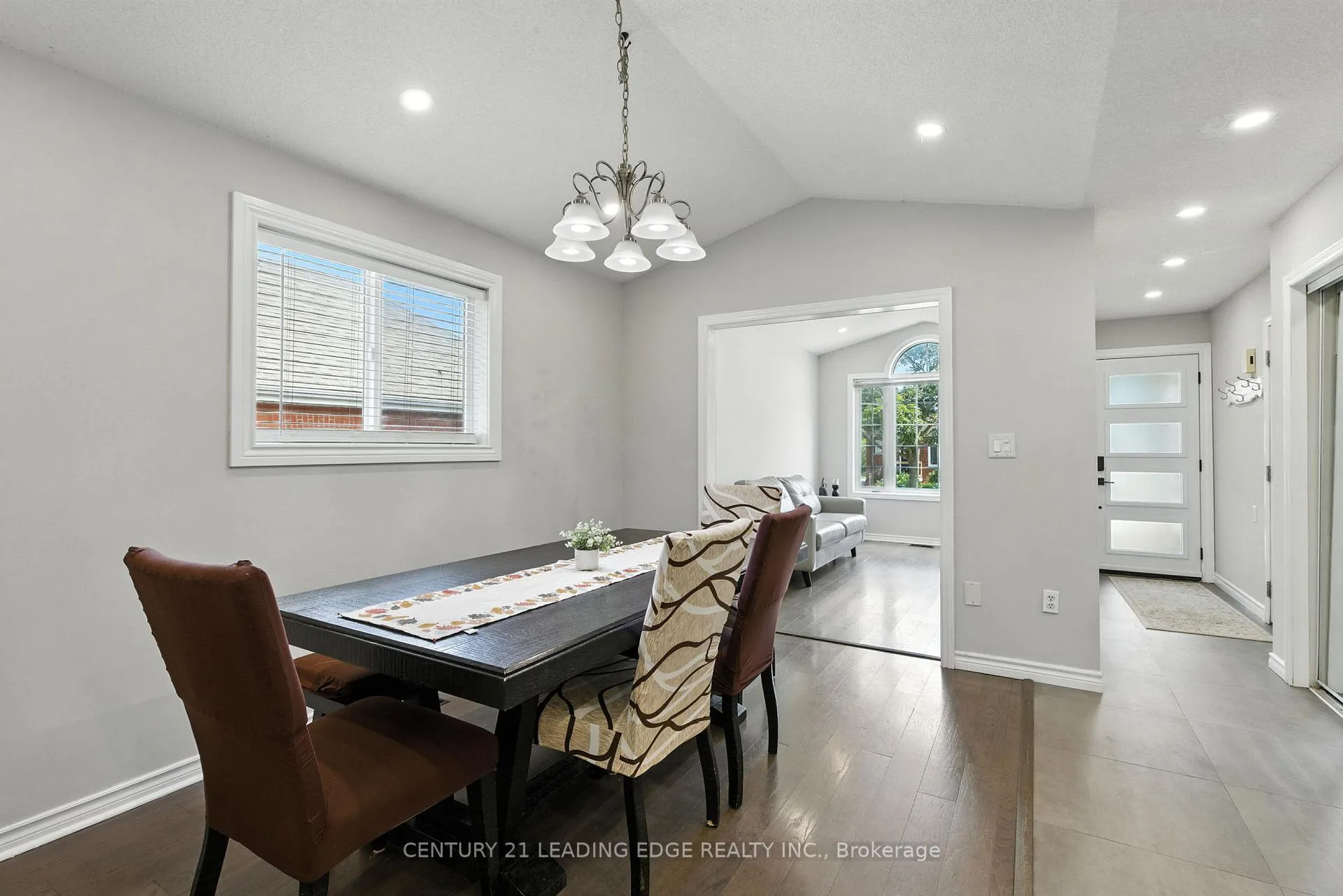 Photo 10 of 286 E 12TH Street, Hamilton, Inch Park — HOMEH