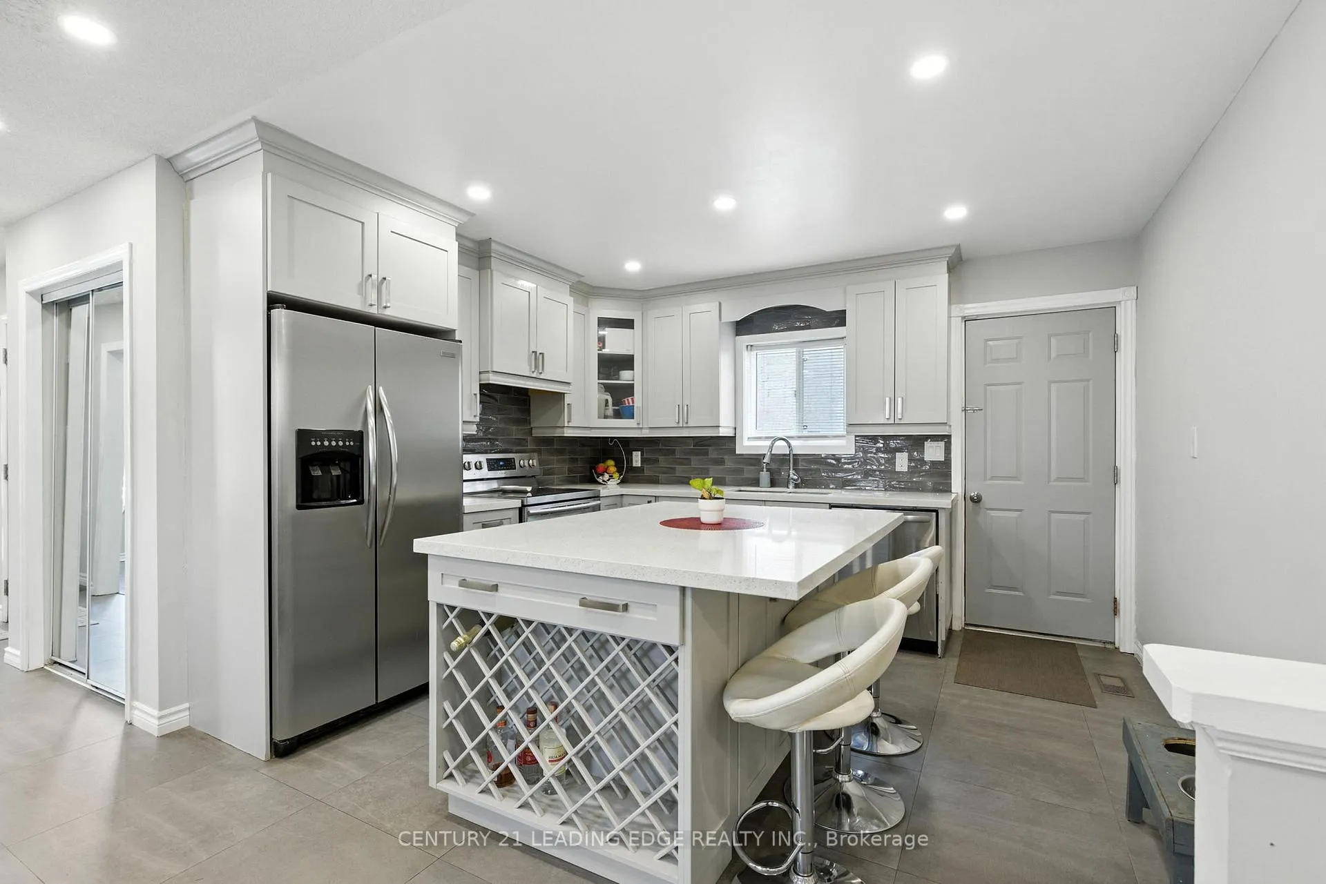 Photo 11 of 286 E 12TH Street, Hamilton, Inch Park — HOMEH