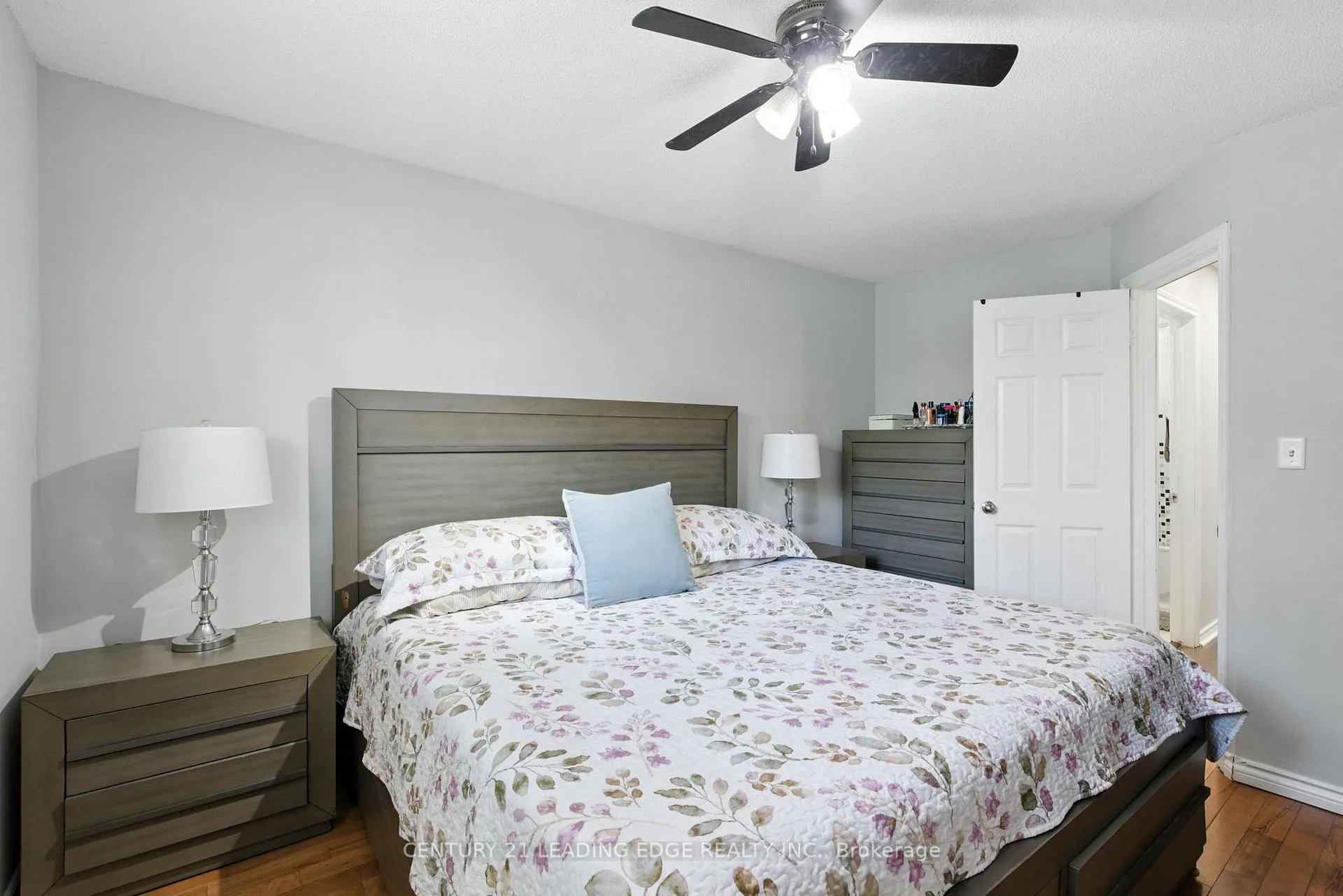 Photo 16 of 286 E 12TH Street, Hamilton, Inch Park — HOMEH
