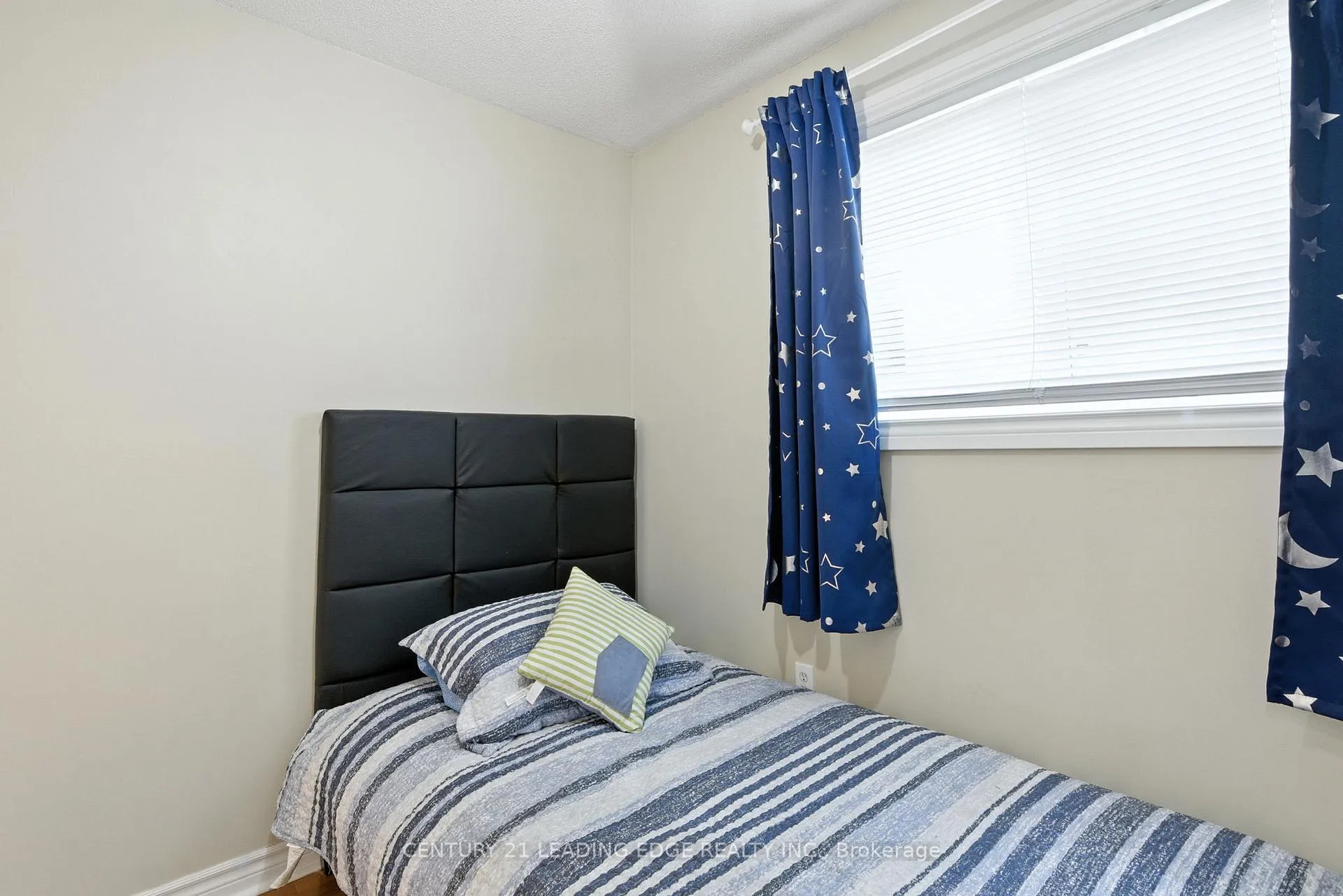 Photo 19 of 286 E 12TH Street, Hamilton, Inch Park — HOMEH