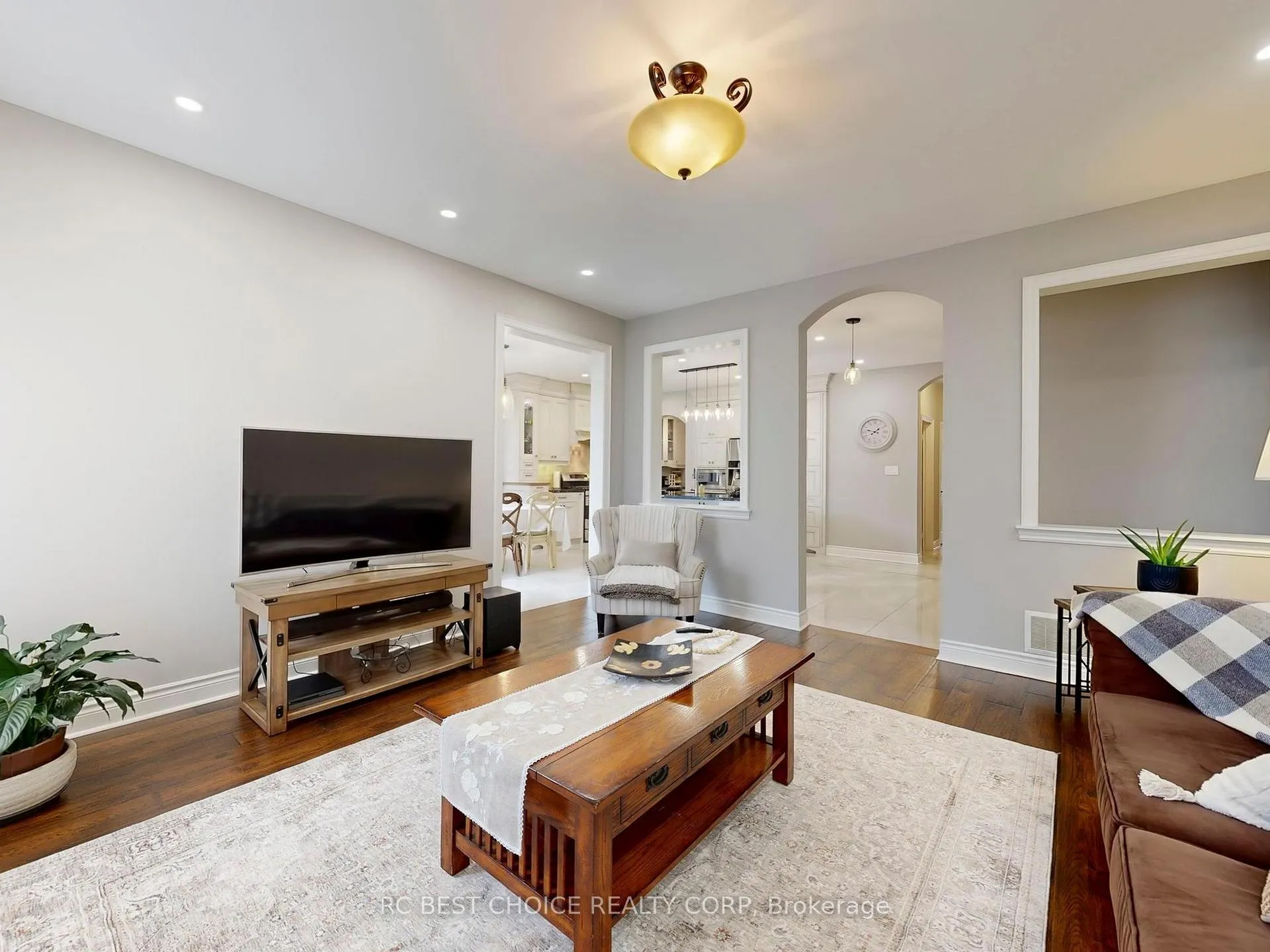 Photo 8 of 192 Tonner Crescent, Aurora, Bayview Northeast — HOMEH