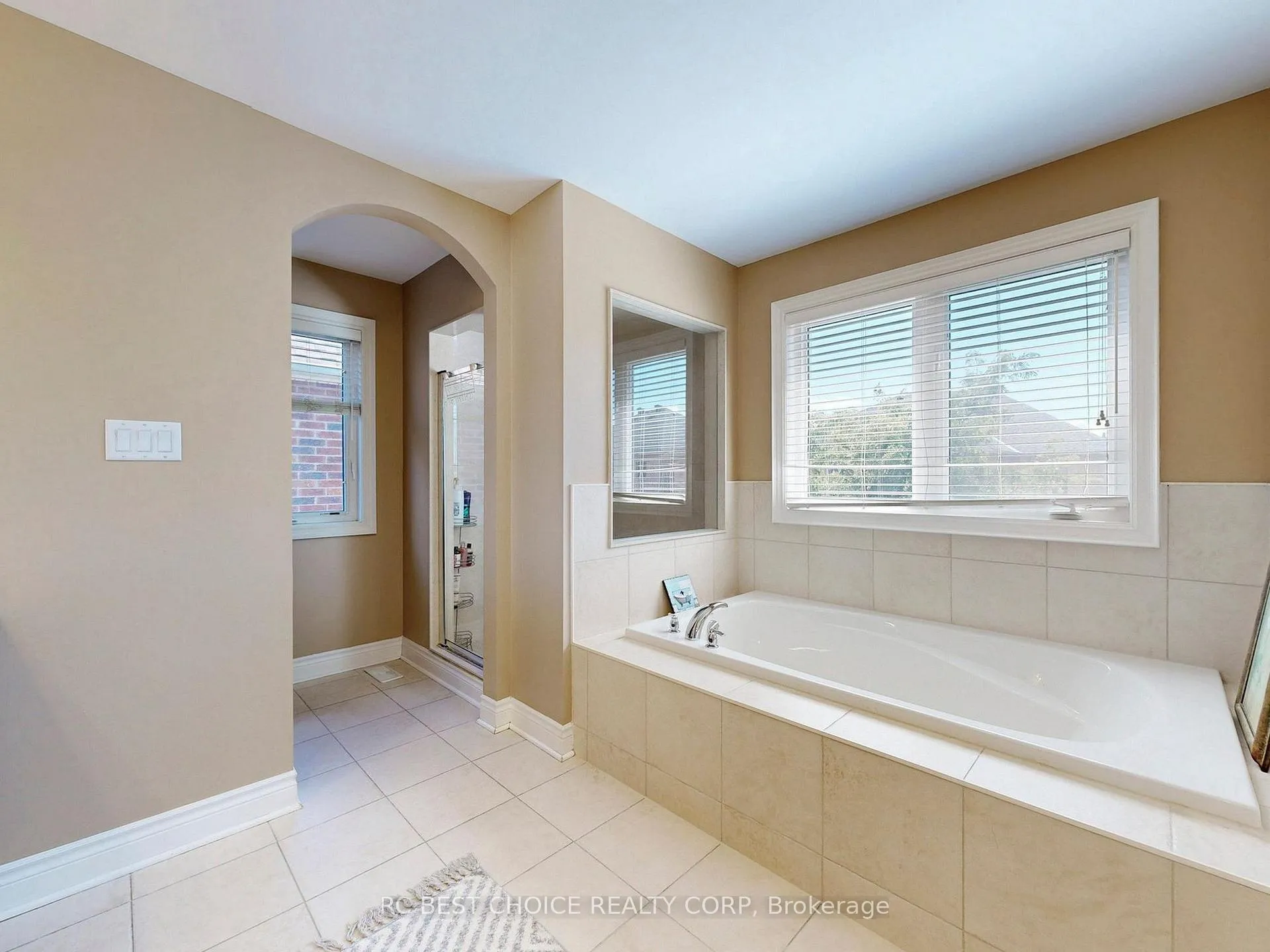 Photo 25 of 192 Tonner Crescent, Aurora, Bayview Northeast — HOMEH