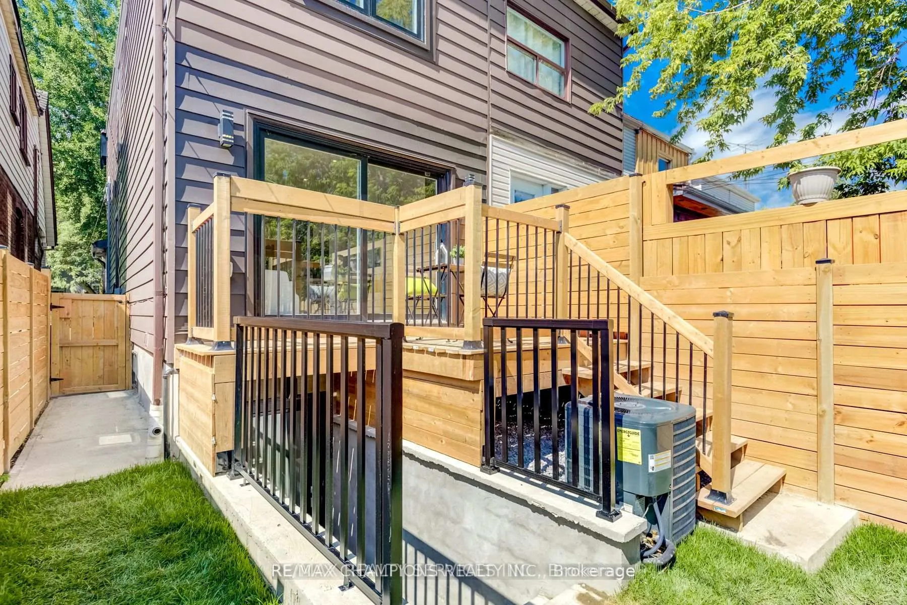 Photo 13 of Unit Bsmt, 41 Caroline Avenue, Toronto, South Riverdale — HOMEH