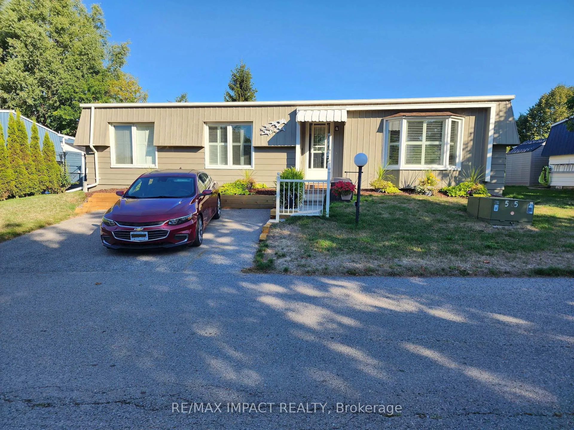 Photo 1 of 4 Champlain Court, Clarington, Newcastle — HOMEH