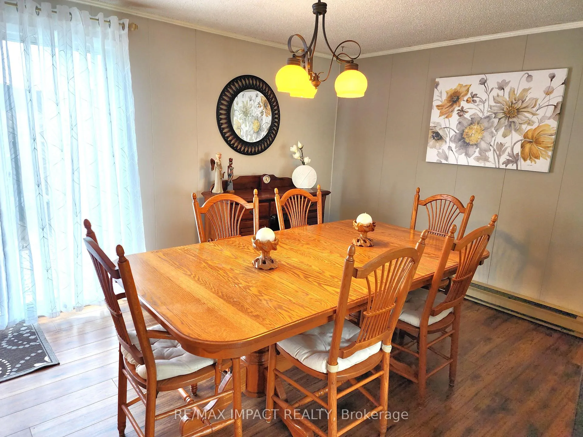 Photo 8 of 4 Champlain Court, Clarington, Newcastle — HOMEH