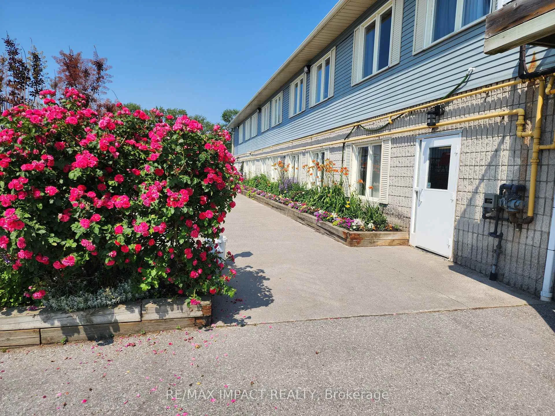 Photo 38 of 4 Champlain Court, Clarington, Newcastle — HOMEH