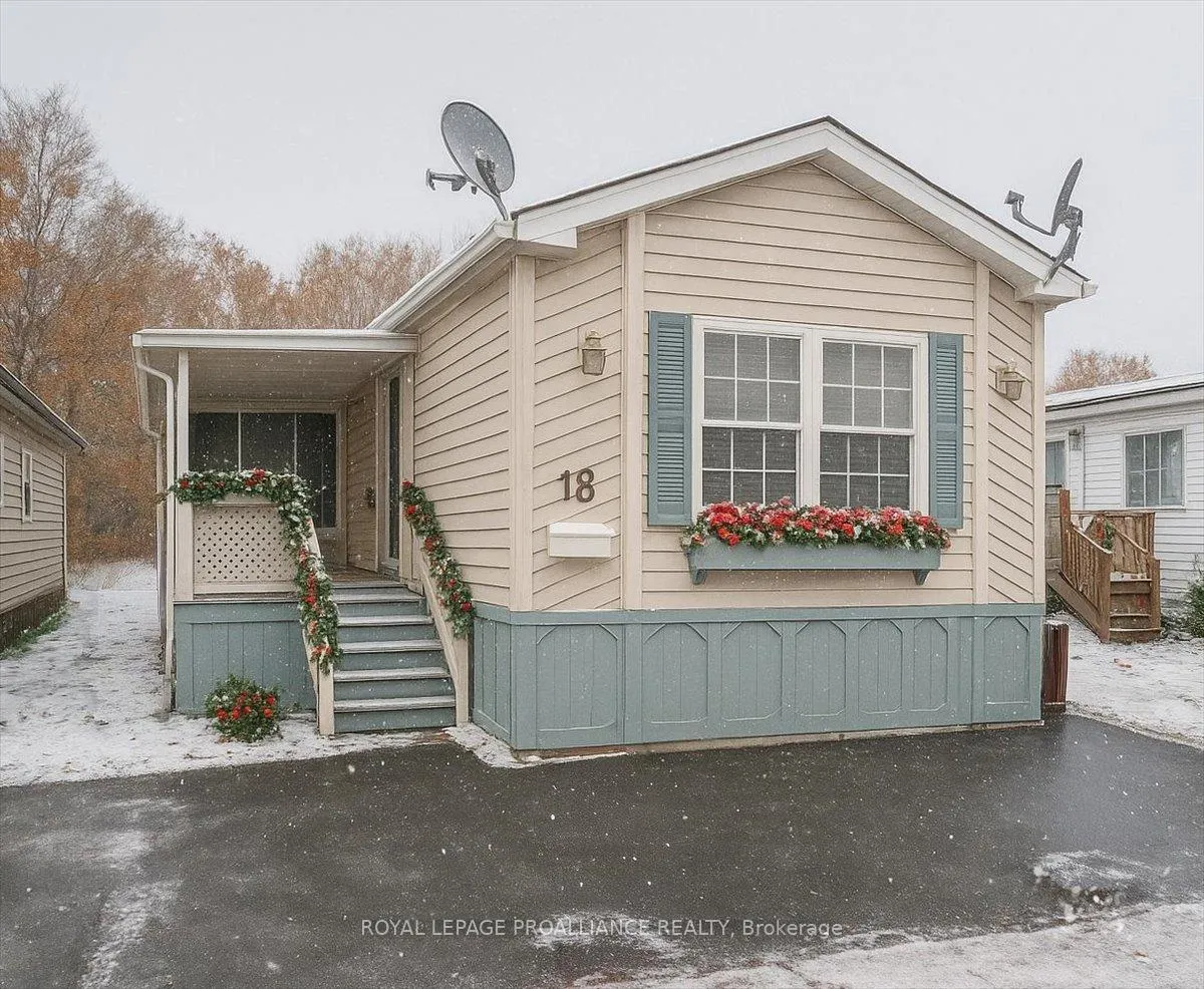 Front of Unit 18, 311 Dundas Street