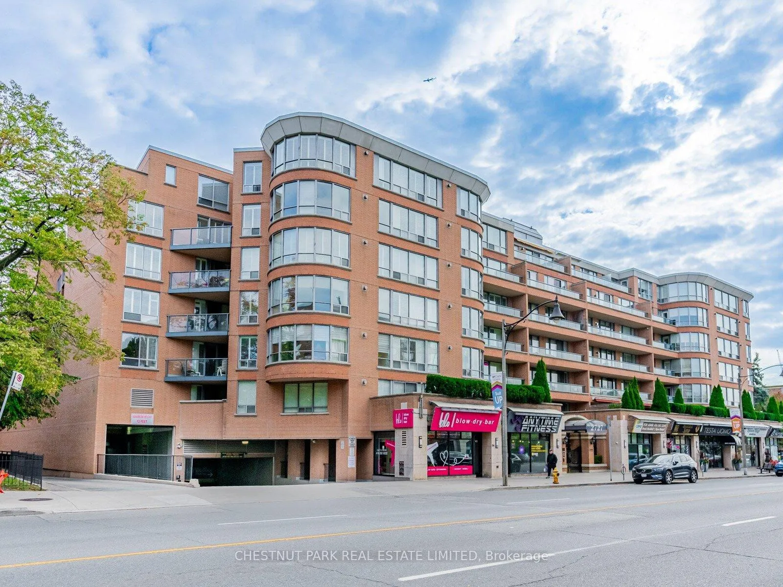 Photo 2 of Unit 405, 2727 Yonge Street, Toronto, Lawrence Park South — HOMEH