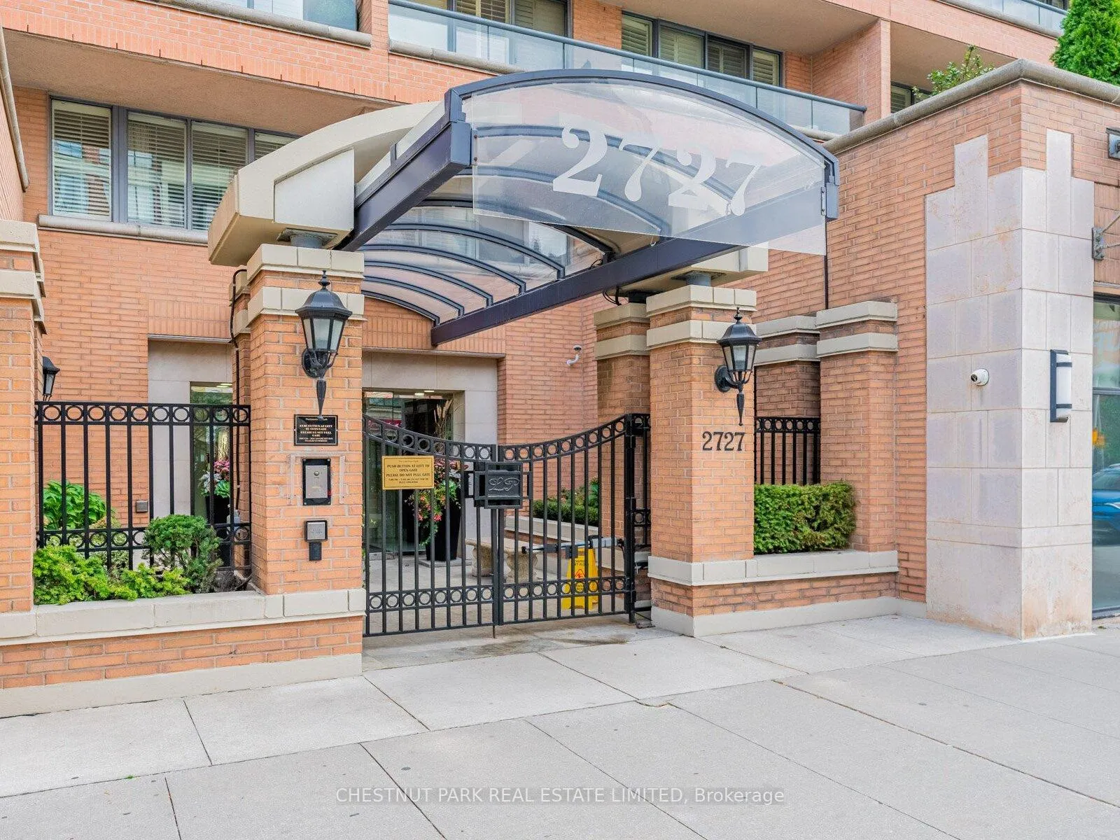 Photo 3 of Unit 405, 2727 Yonge Street, Toronto, Lawrence Park South — HOMEH