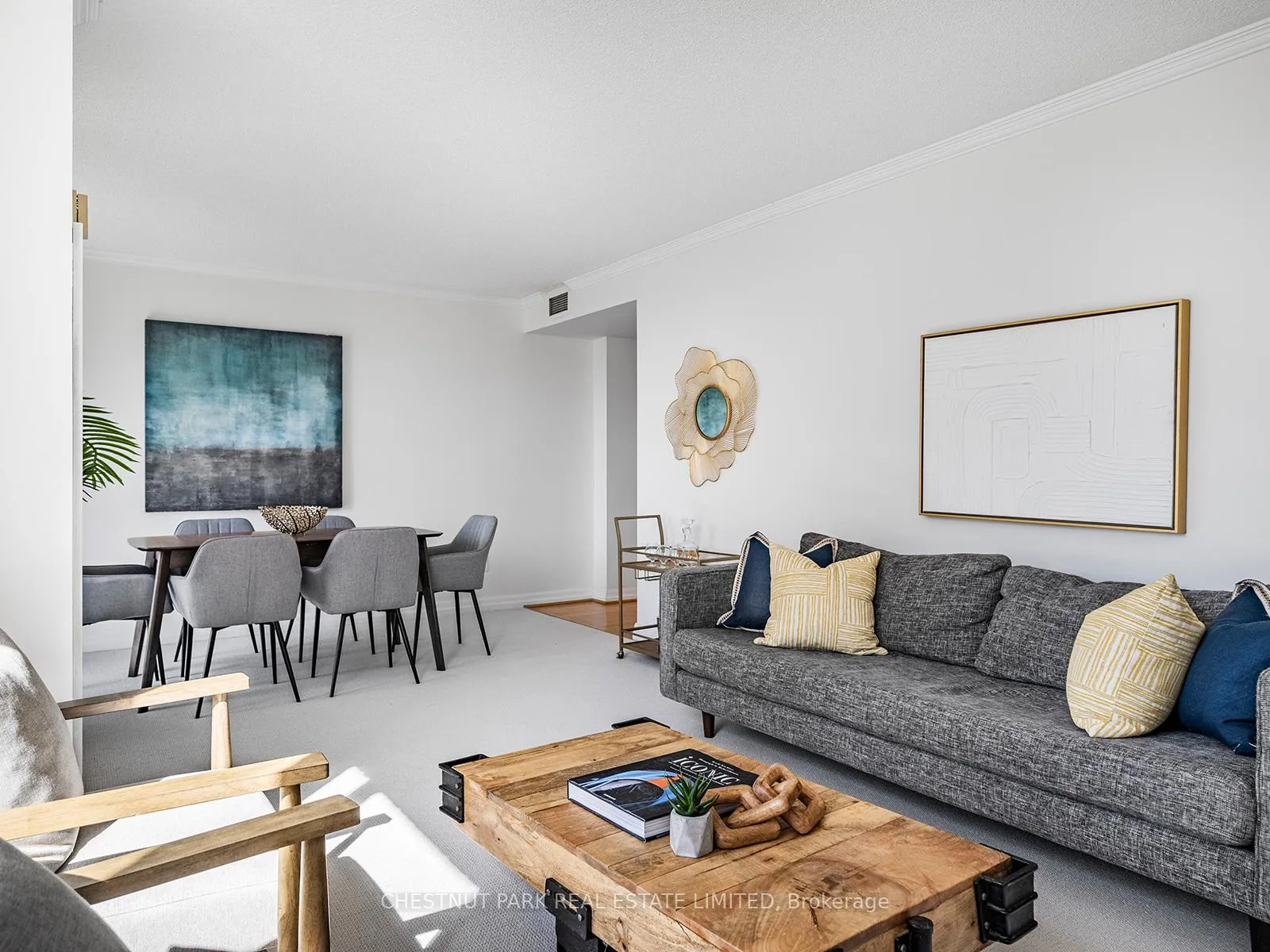 Photo 11 of Unit 405, 2727 Yonge Street, Toronto, Lawrence Park South — HOMEH