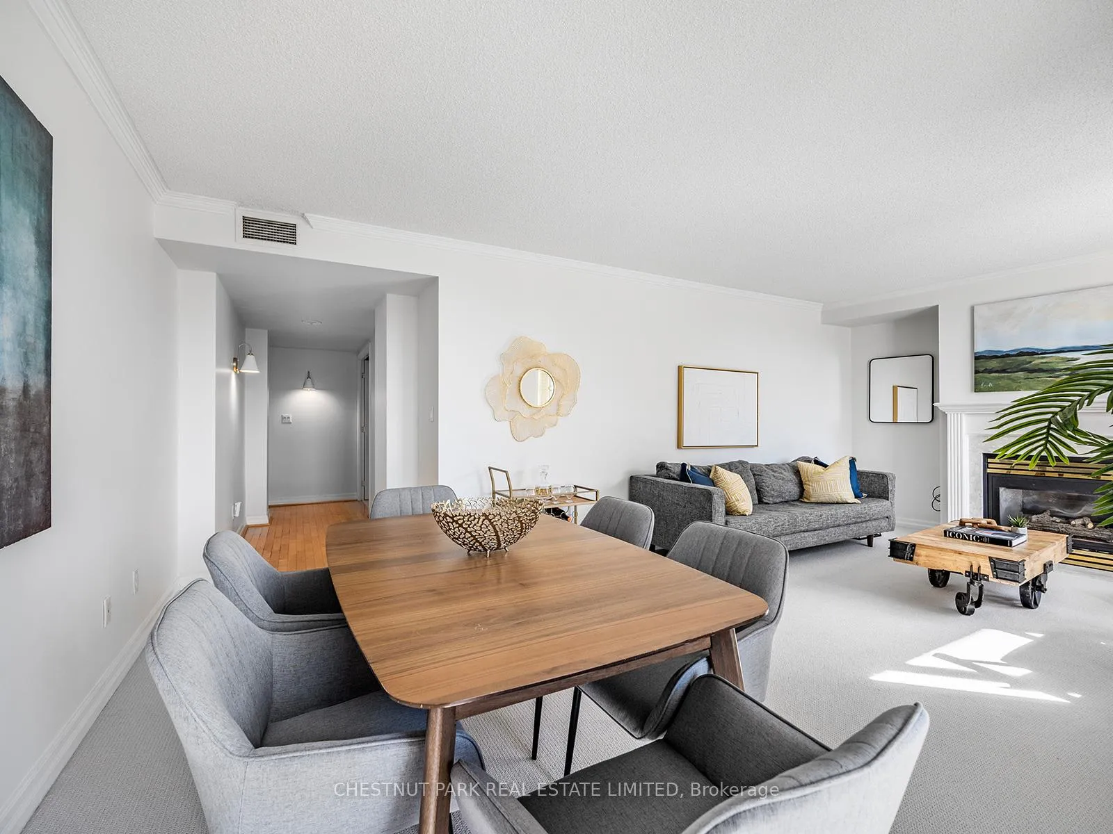 Photo 15 of Unit 405, 2727 Yonge Street, Toronto, Lawrence Park South — HOMEH