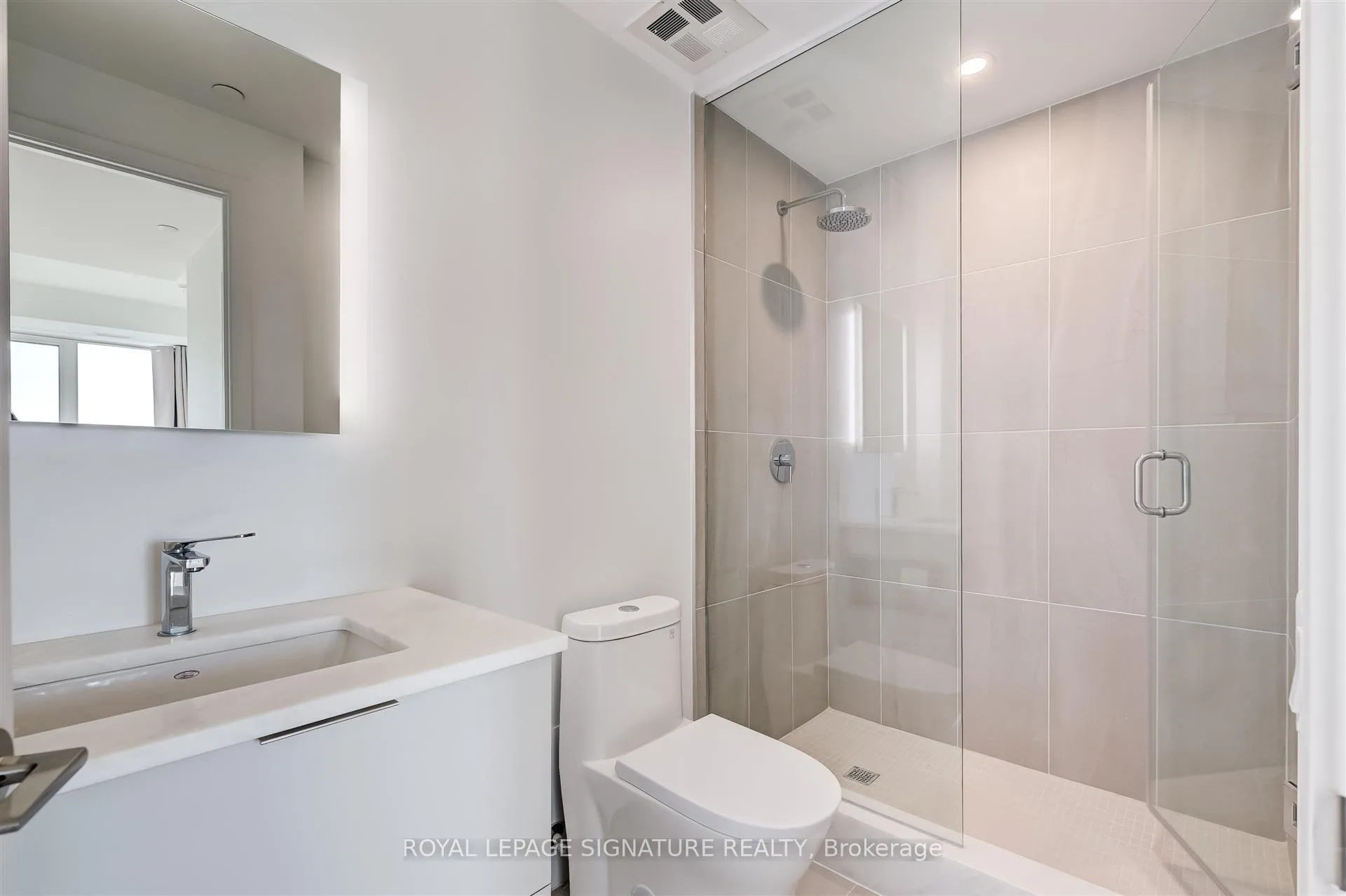 Photo 13 of Unit 501, 185 Alberta Avenue, Toronto, Oakwood Village — HOMEH
