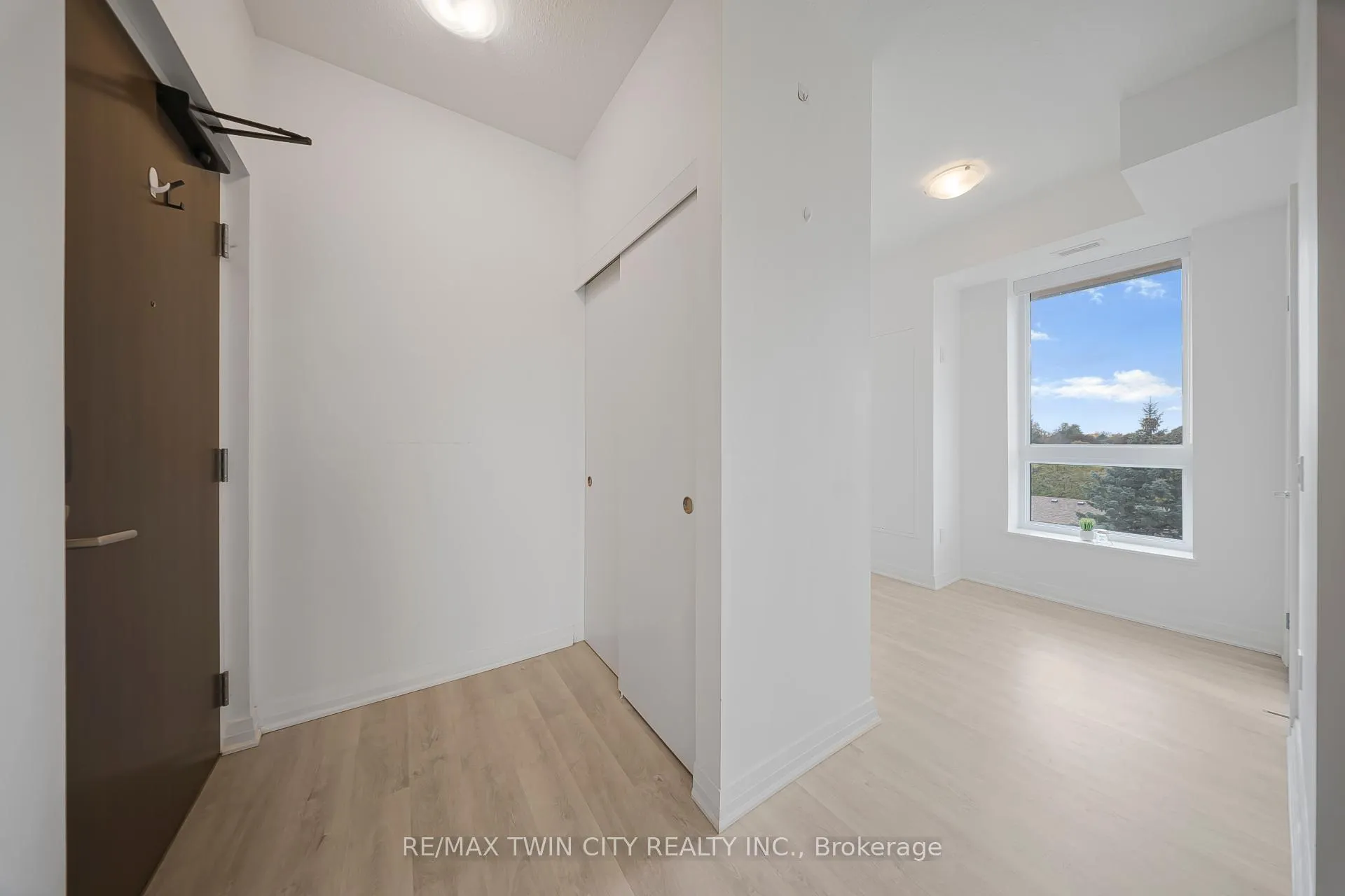 Photo 14 of Unit 404, 101 Golden Eagle Road, Waterloo — HOMEH