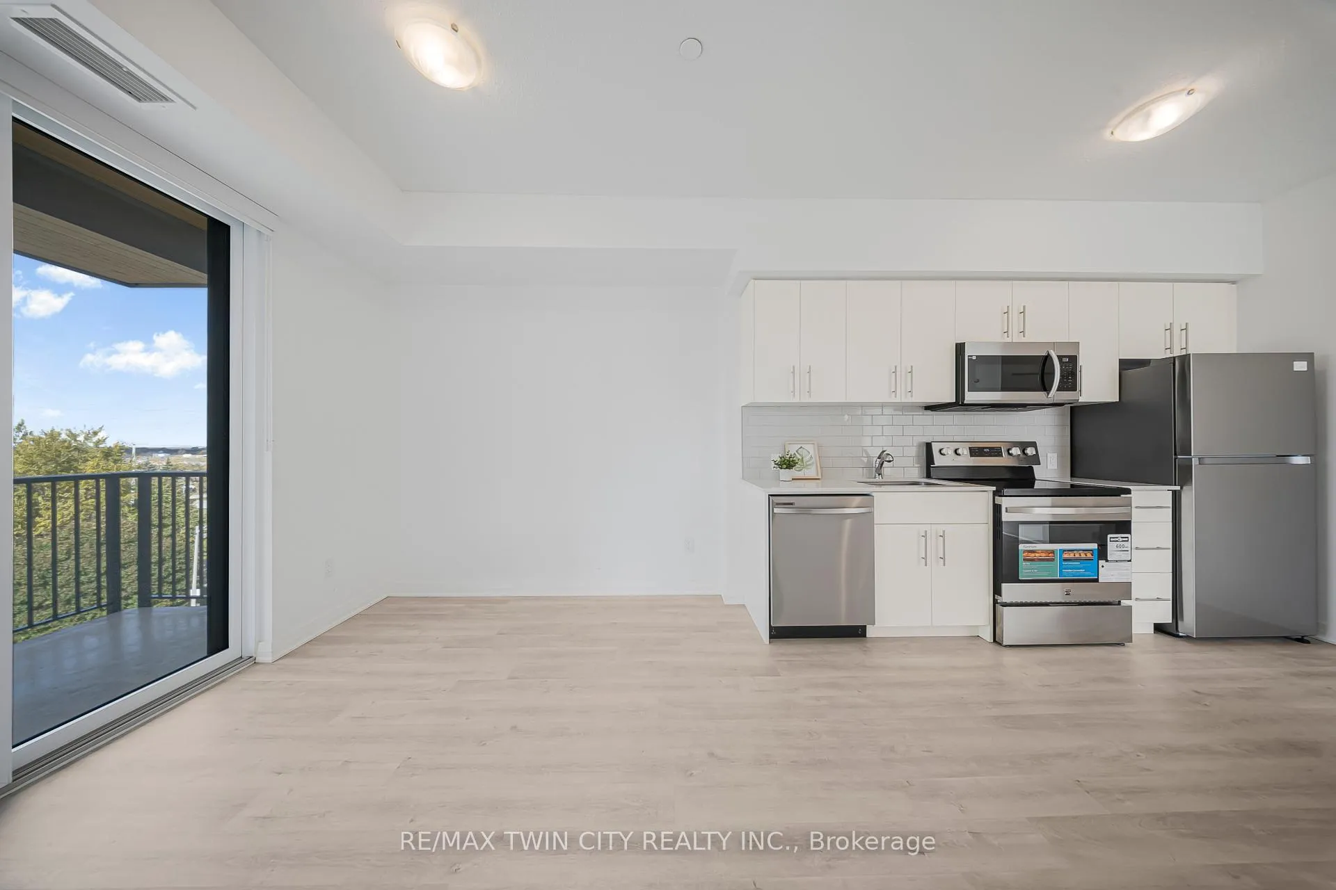 Photo 18 of Unit 404, 101 Golden Eagle Road, Waterloo — HOMEH