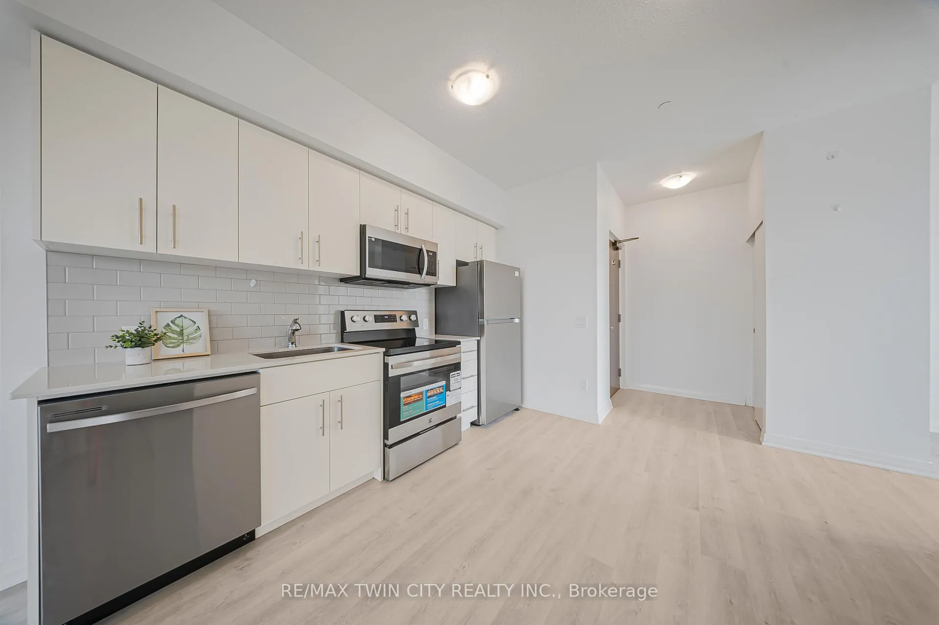 Photo 19 of Unit 404, 101 Golden Eagle Road, Waterloo — HOMEH