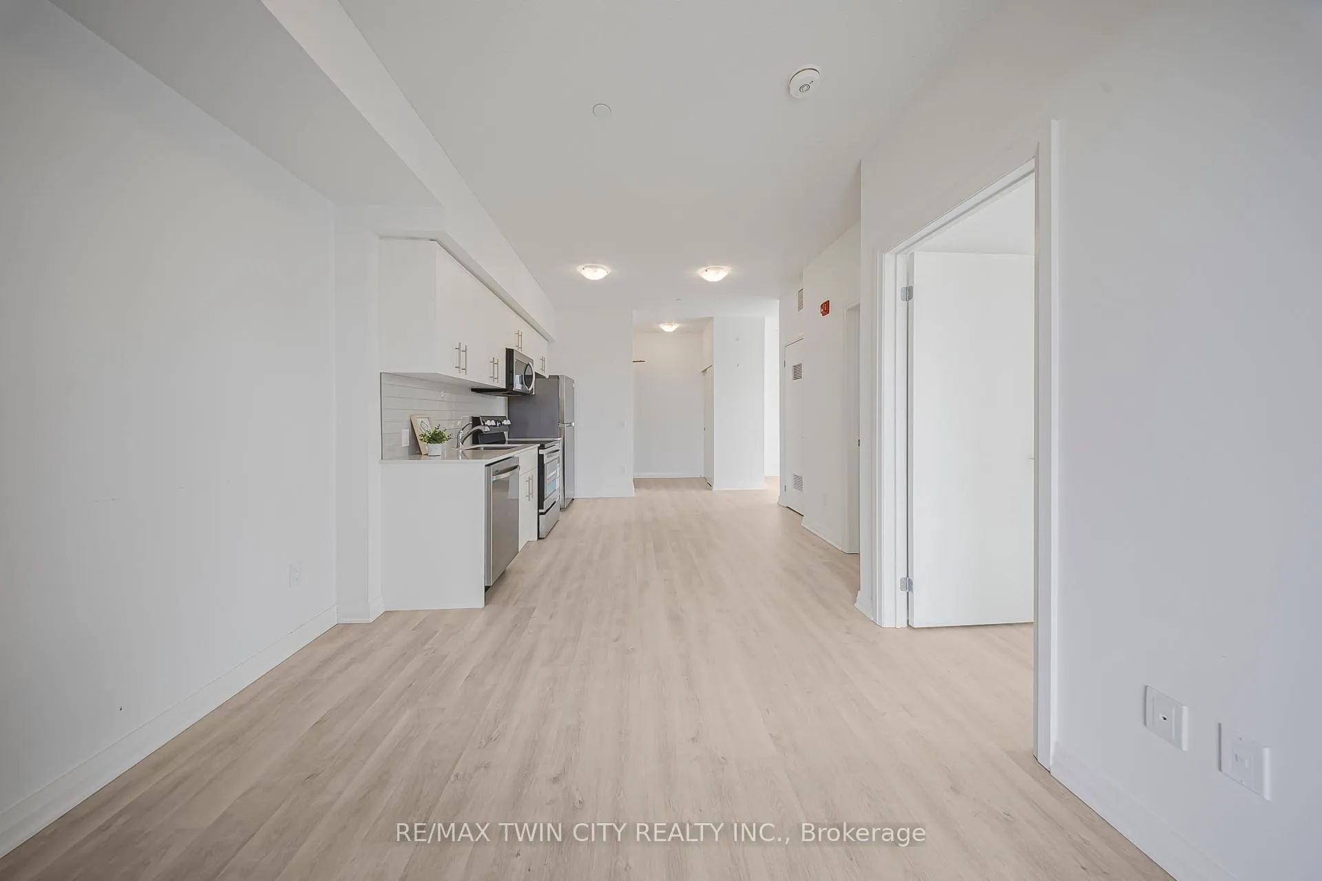 Photo 20 of Unit 404, 101 Golden Eagle Road, Waterloo — HOMEH