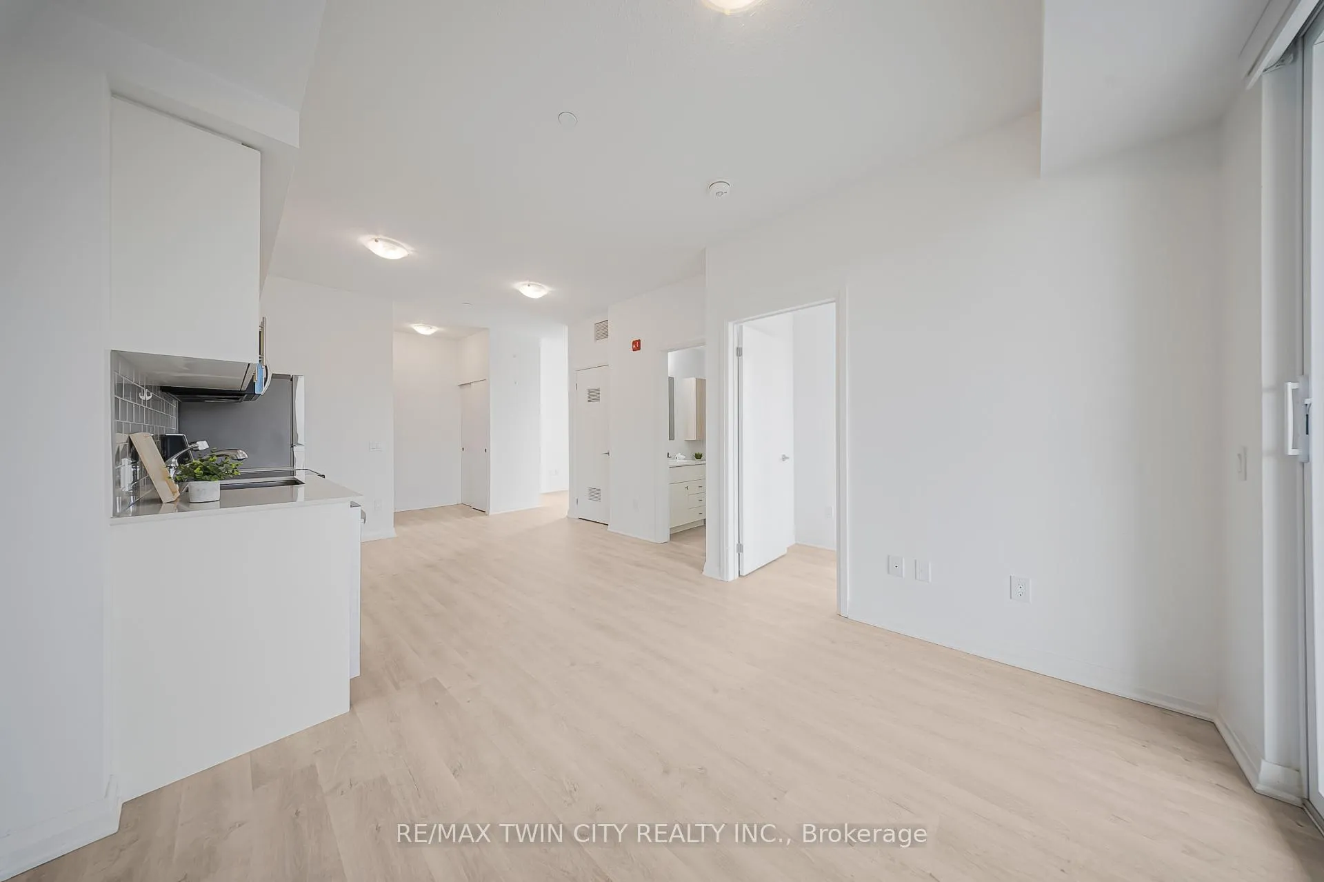 Photo 22 of Unit 404, 101 Golden Eagle Road, Waterloo — HOMEH
