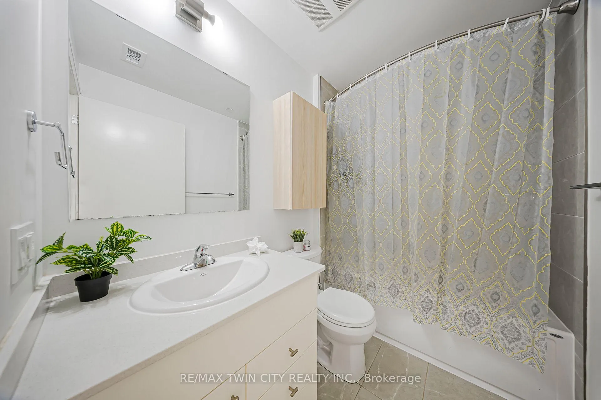 Photo 25 of Unit 404, 101 Golden Eagle Road, Waterloo — HOMEH