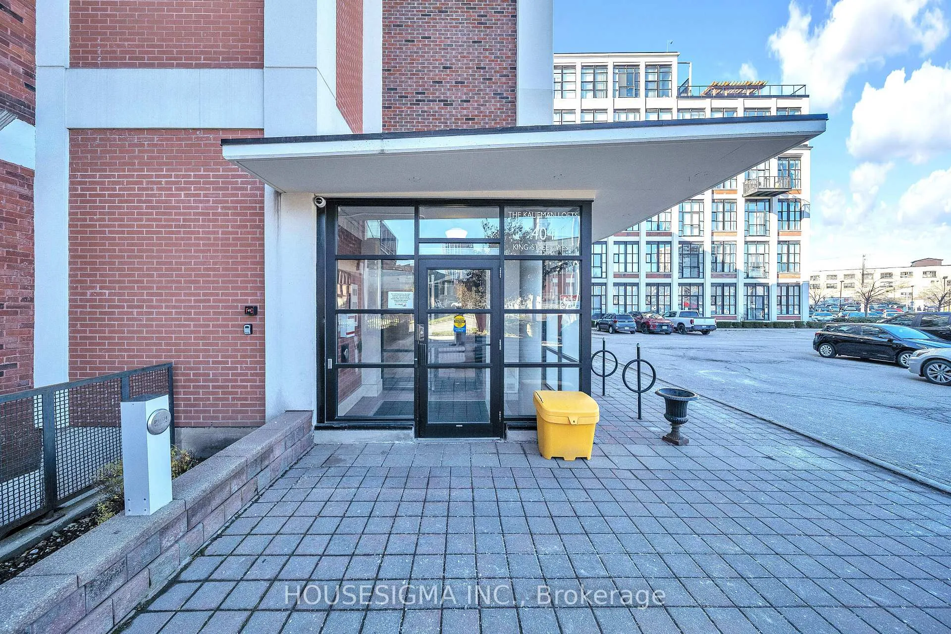 Photo 5 of Unit 109, 404 King Street, Kitchener — HOMEH