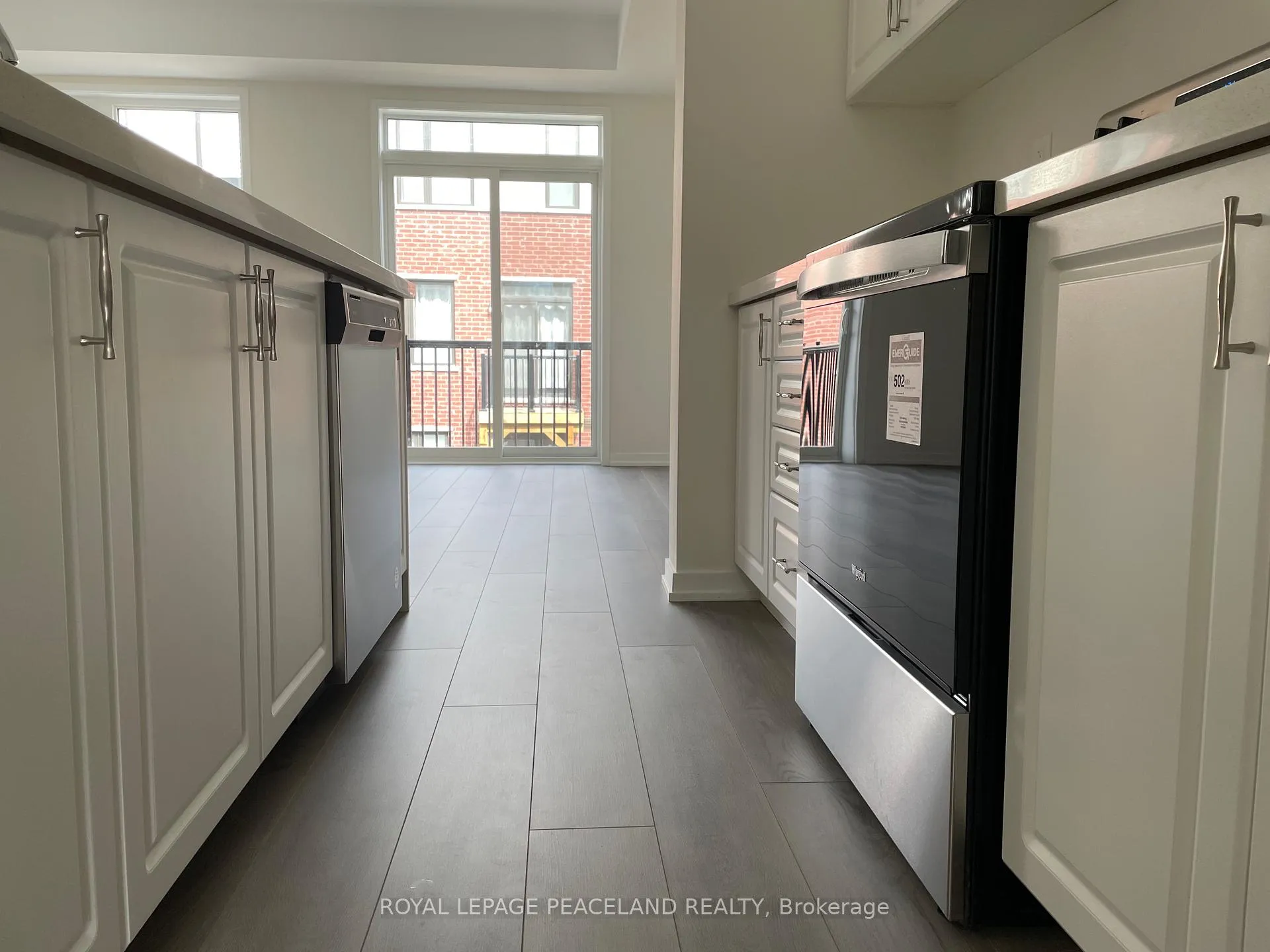 Photo 3 of 38 Origin Way, Vaughan, Patterson — HOMEH