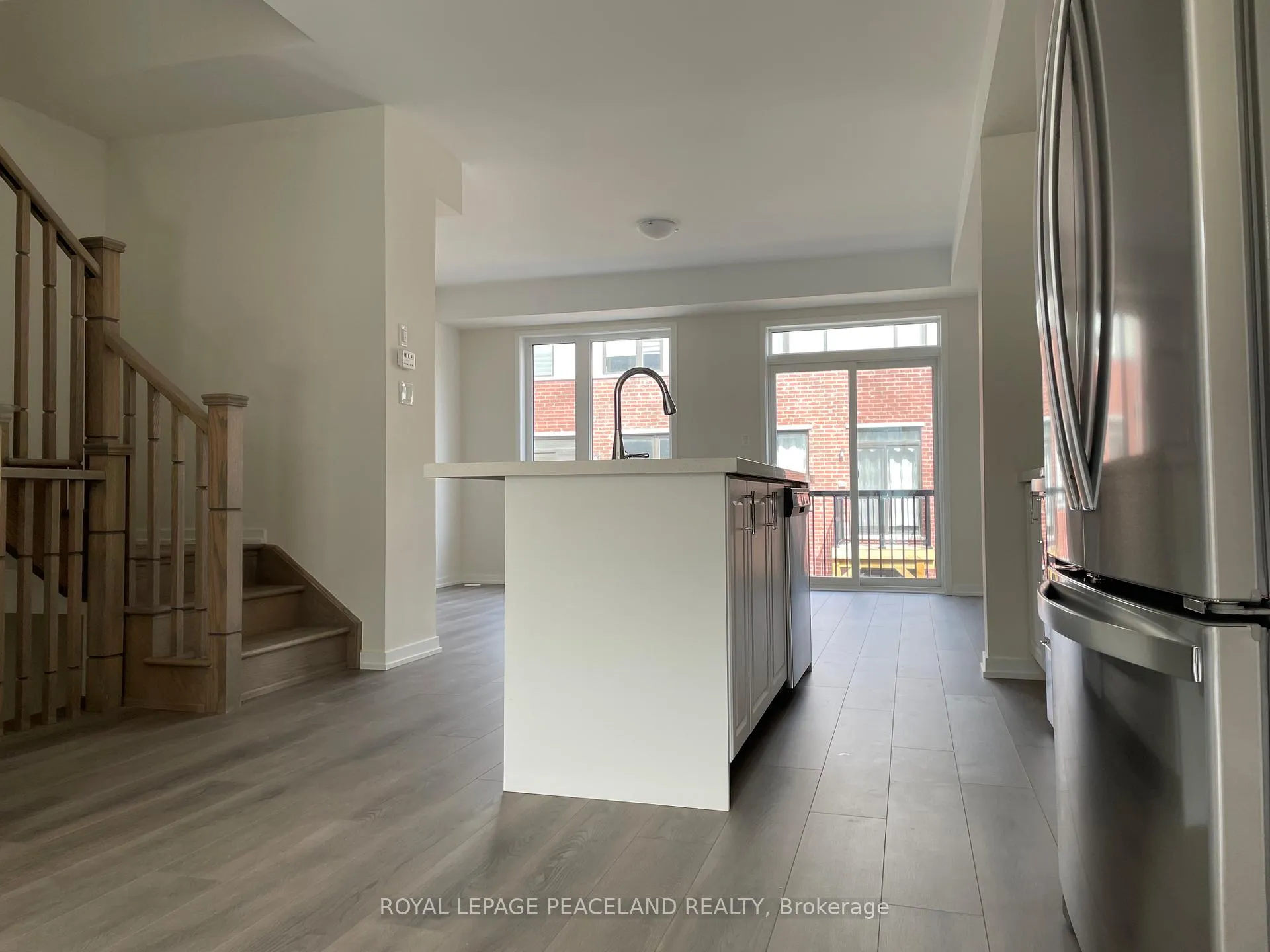 Photo 5 of 38 Origin Way, Vaughan, Patterson — HOMEH