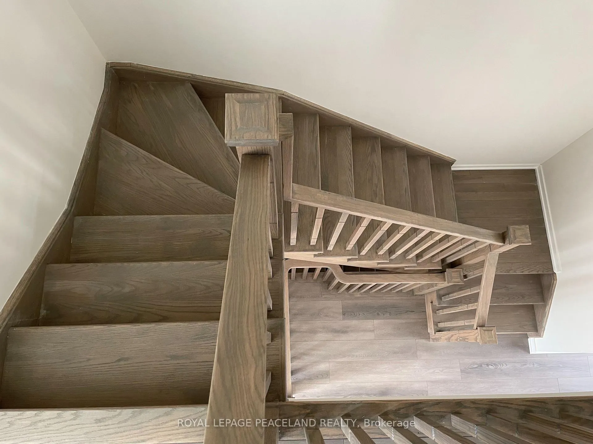 Photo 8 of 38 Origin Way, Vaughan, Patterson — HOMEH
