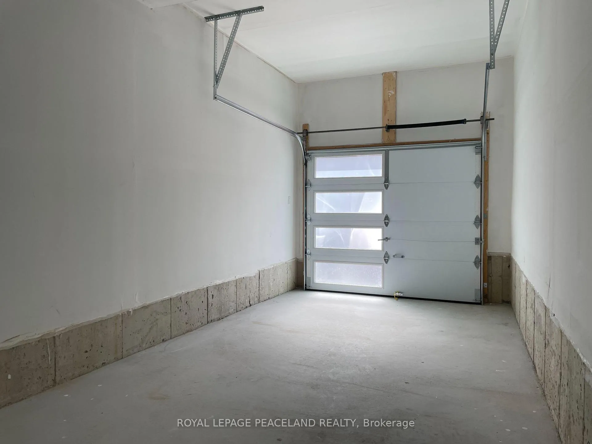 Photo 20 of 38 Origin Way, Vaughan, Patterson — HOMEH