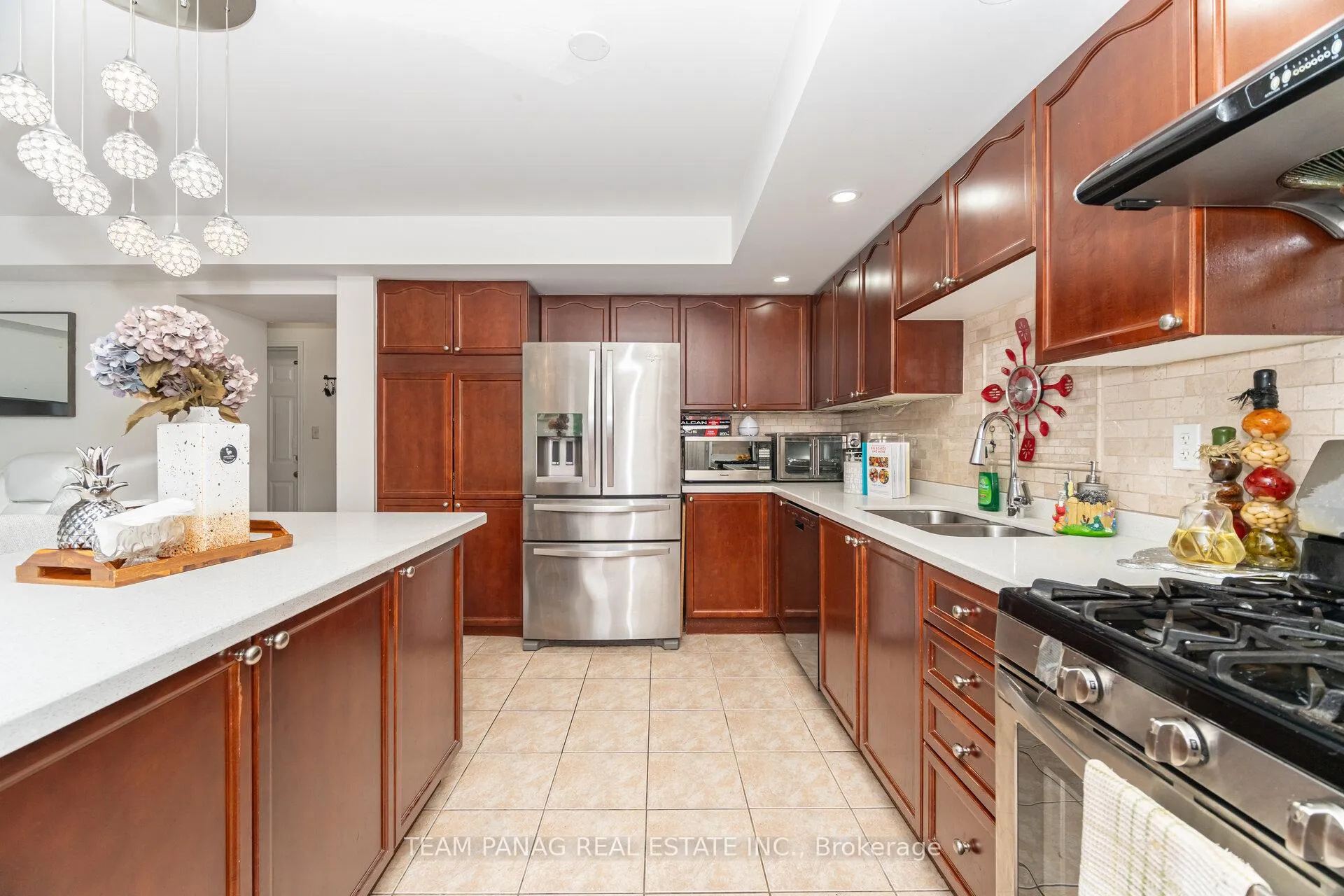 Photo 11 of 118 Decker Hollow Circle, Brampton, Credit Valley — HOMEH