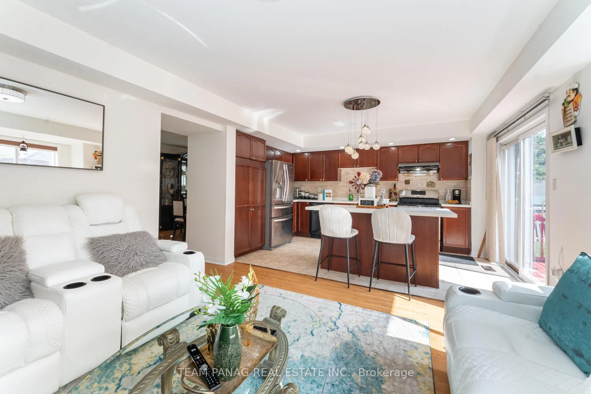 Photo 15 of 118 Decker Hollow Circle, Brampton, Credit Valley — HOMEH